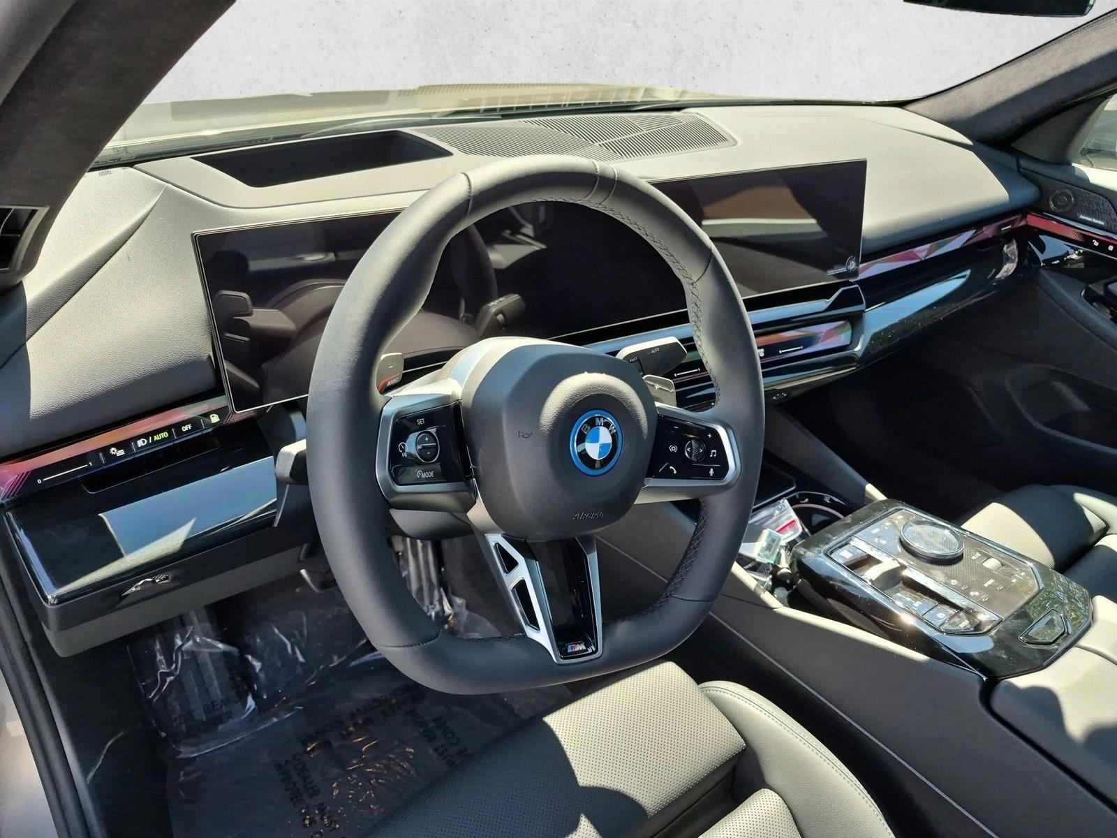 Thumbnail: 2026 BMW 5 Series - 3