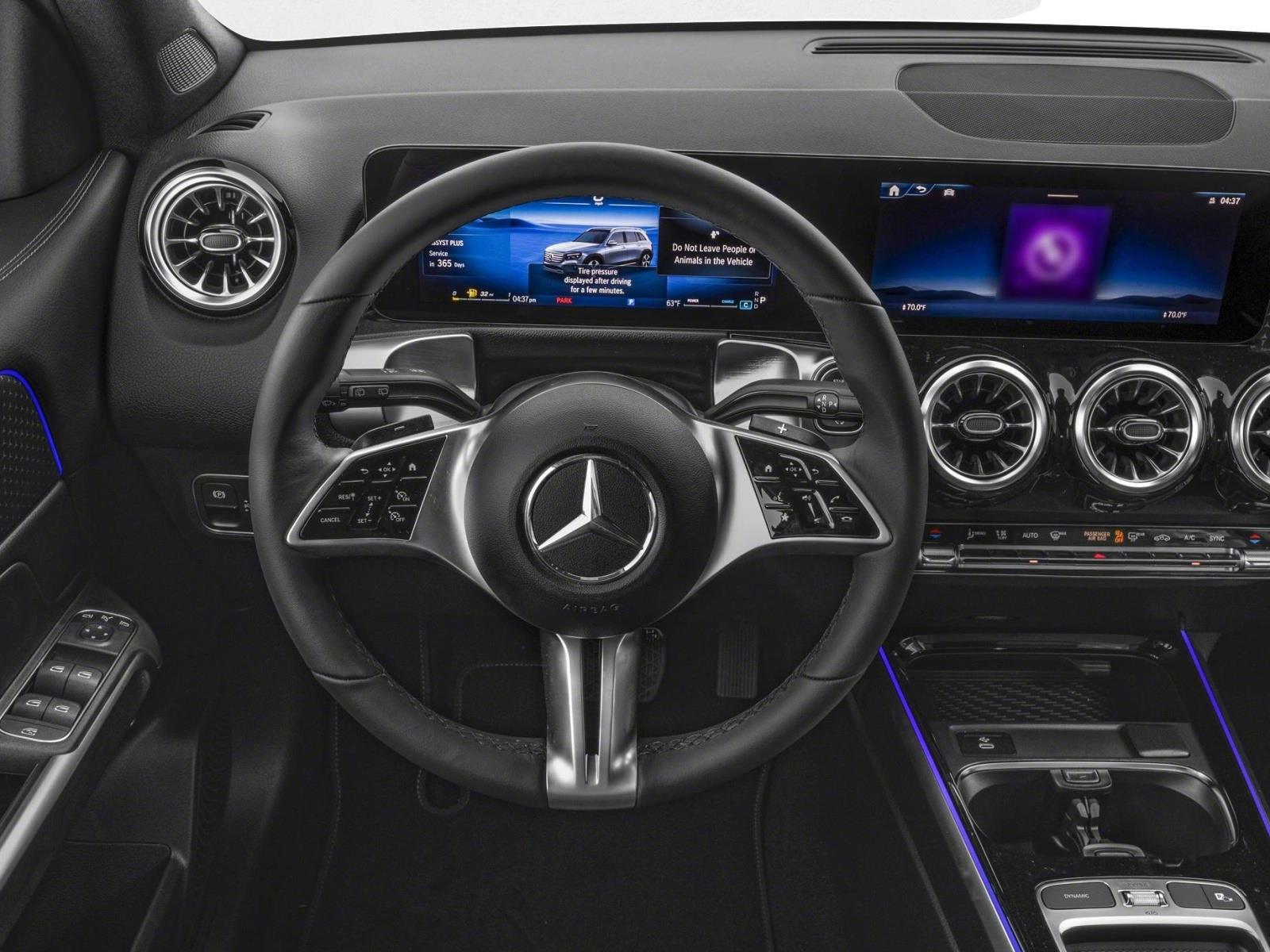 2026 Mercedes-Benz GLB - Vehicle thumbnail 3