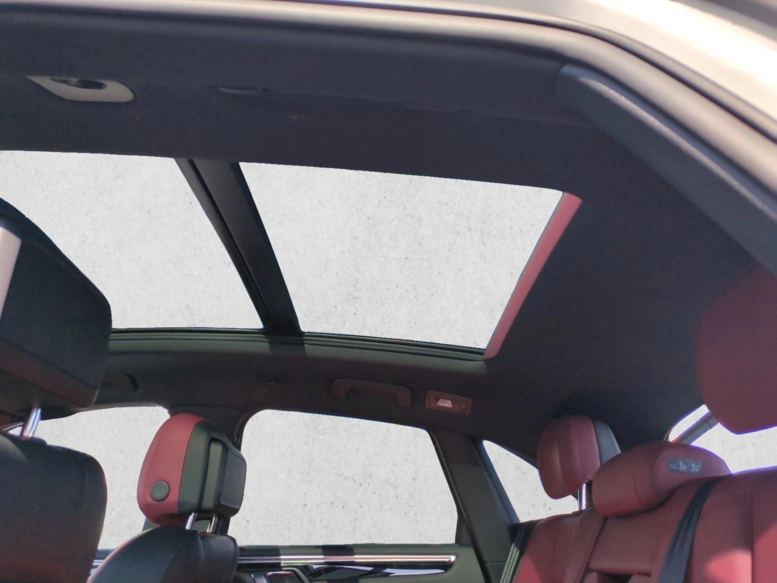 2025 Porsche Macan T - Photo 20