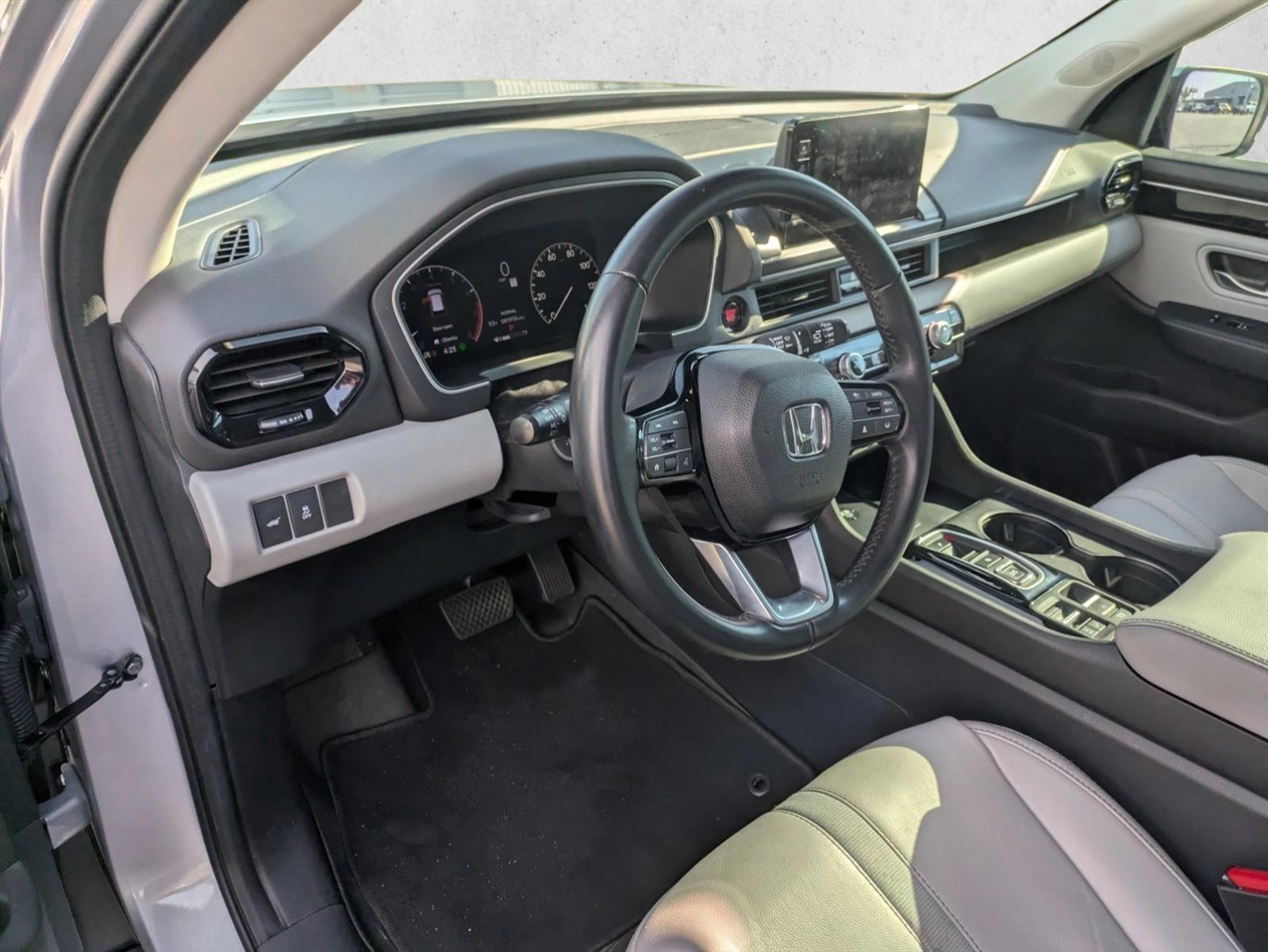 Thumbnail: 2023 Honda Pilot - 3