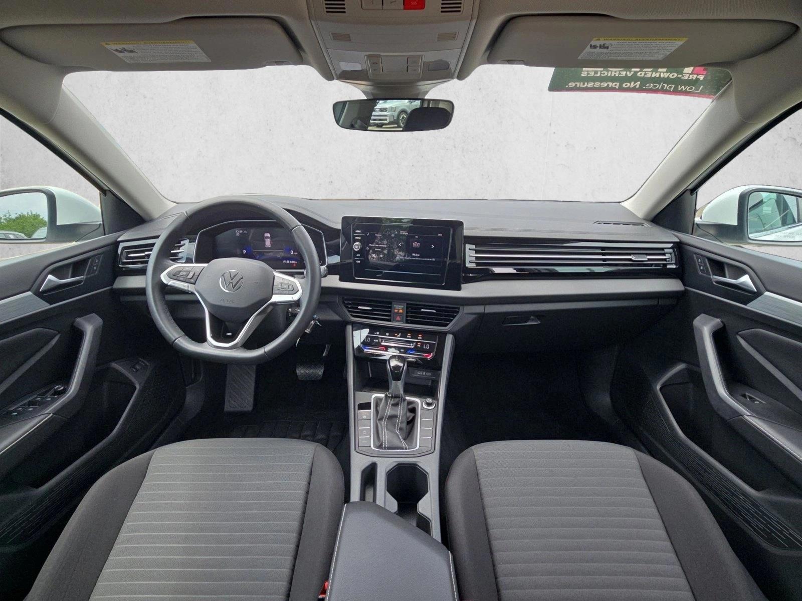 Thumbnail: 2025 Volkswagen Jetta - 4