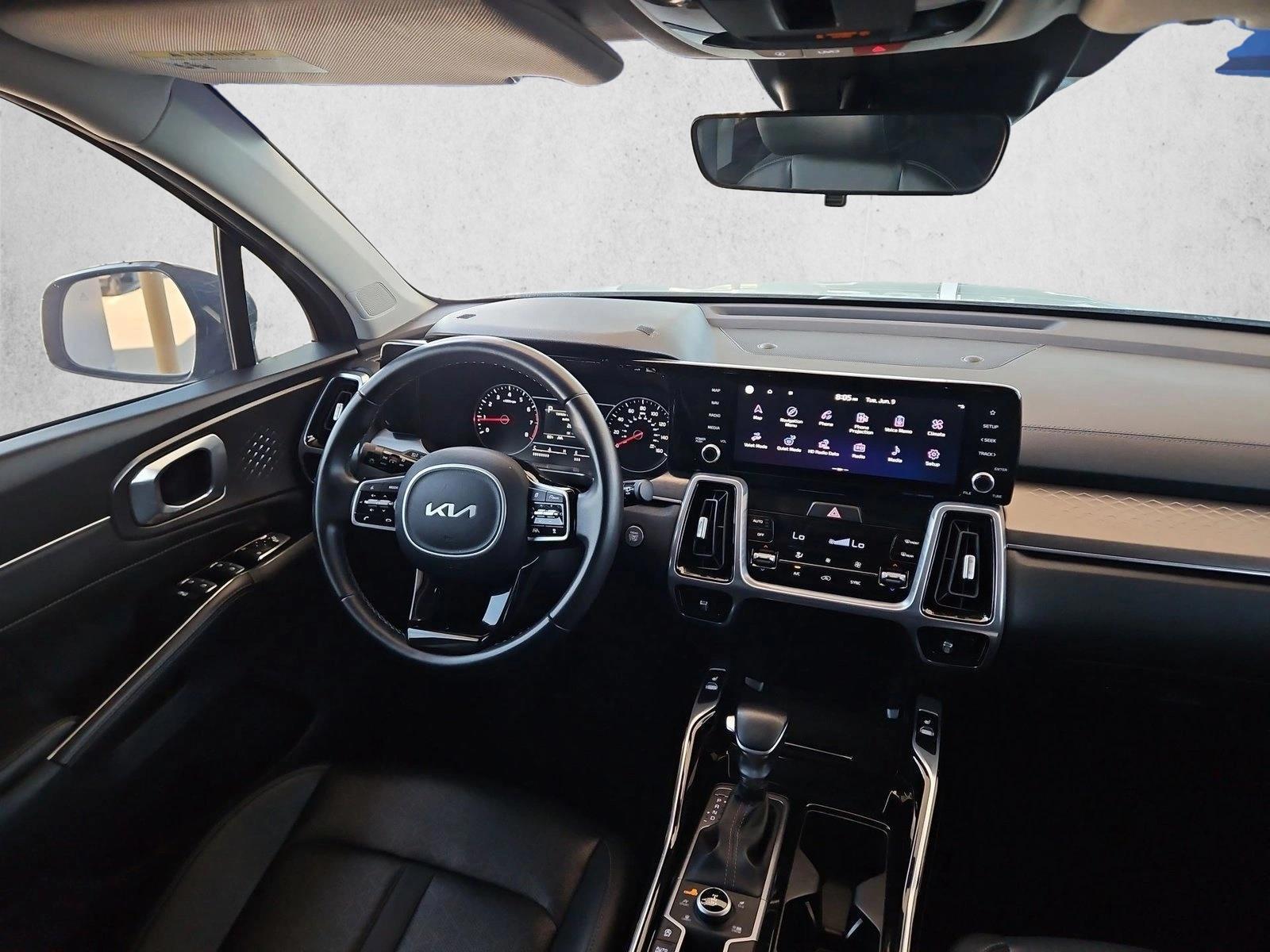 Thumbnail: 2022 Kia Sorento - 4