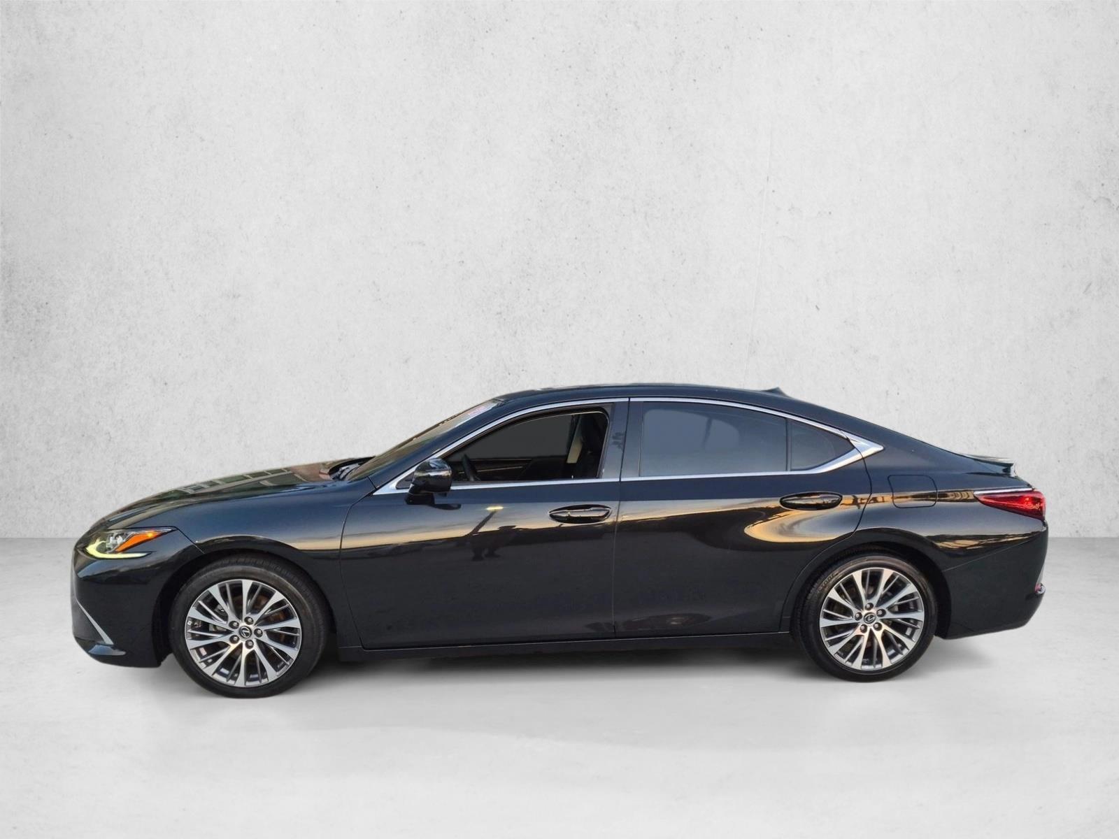 Thumbnail: 2021 Lexus ES - 2
