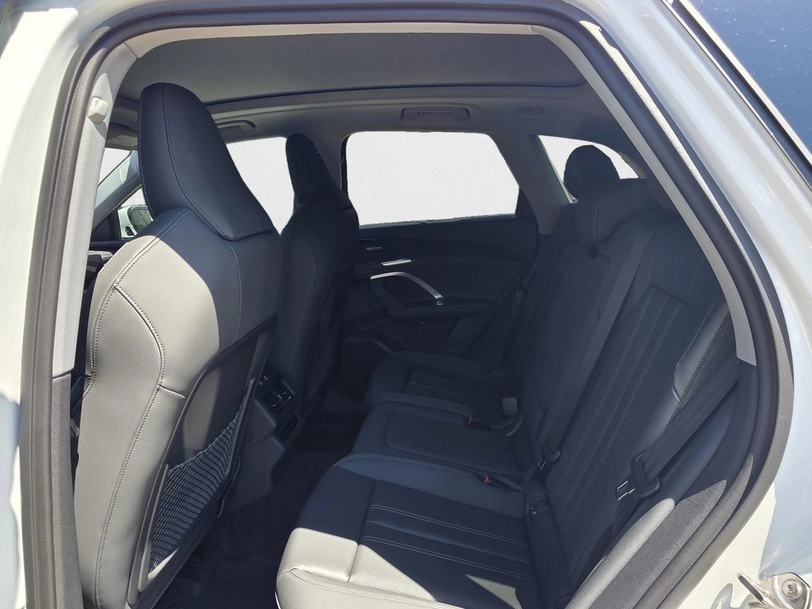 2025 Audi New Q5 Premium Plus - Photo 18