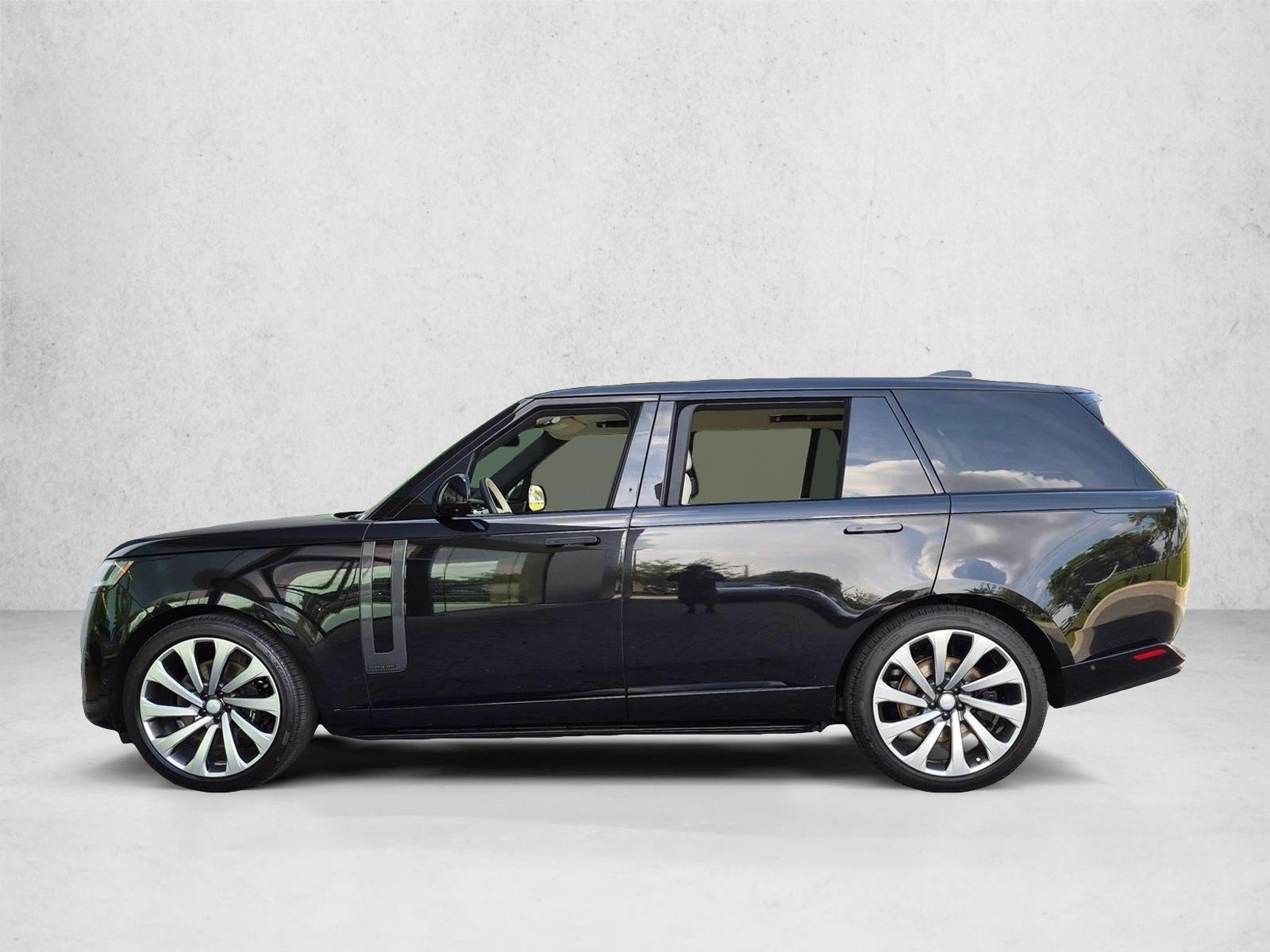 Thumbnail: 2025 Land Rover Range Rover - 2