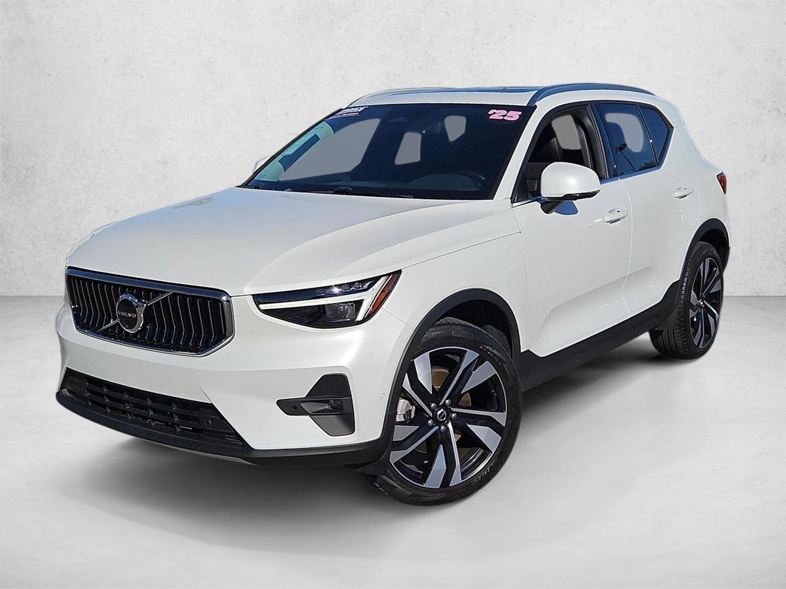 2025 Volvo XC40