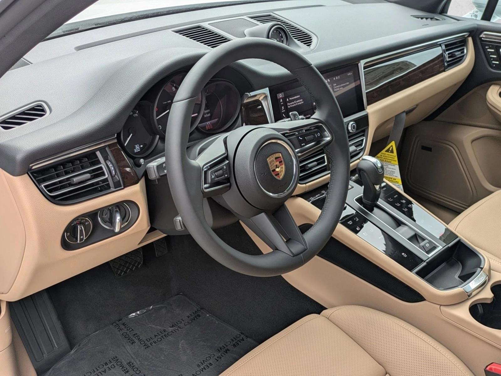 Thumbnail: 2025 Porsche Macan - 3