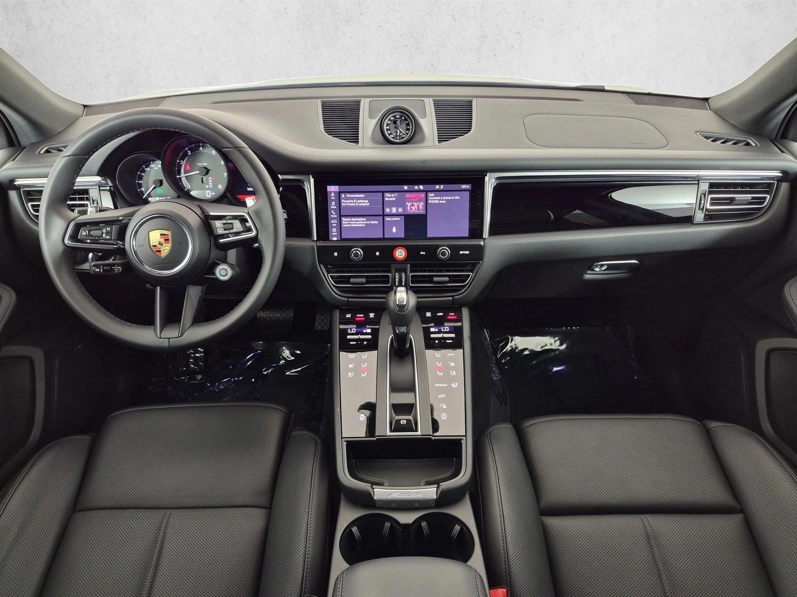 Thumbnail: 2026 Porsche Macan - 3