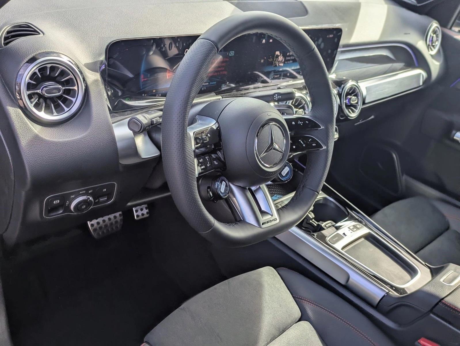 Thumbnail: 2026 Mercedes-Benz GLB - 3
