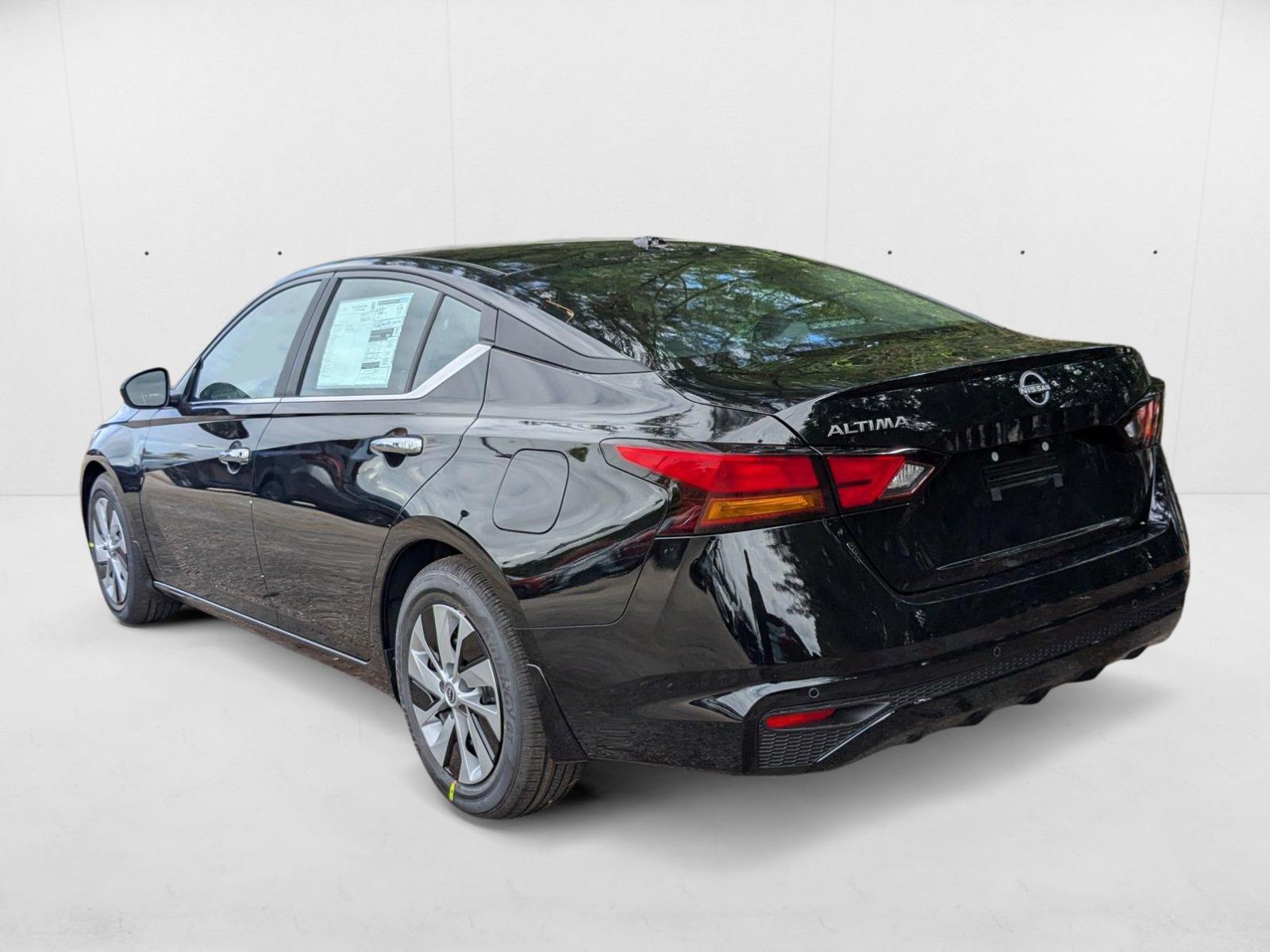 2025 Nissan Altima S - Photo 8
