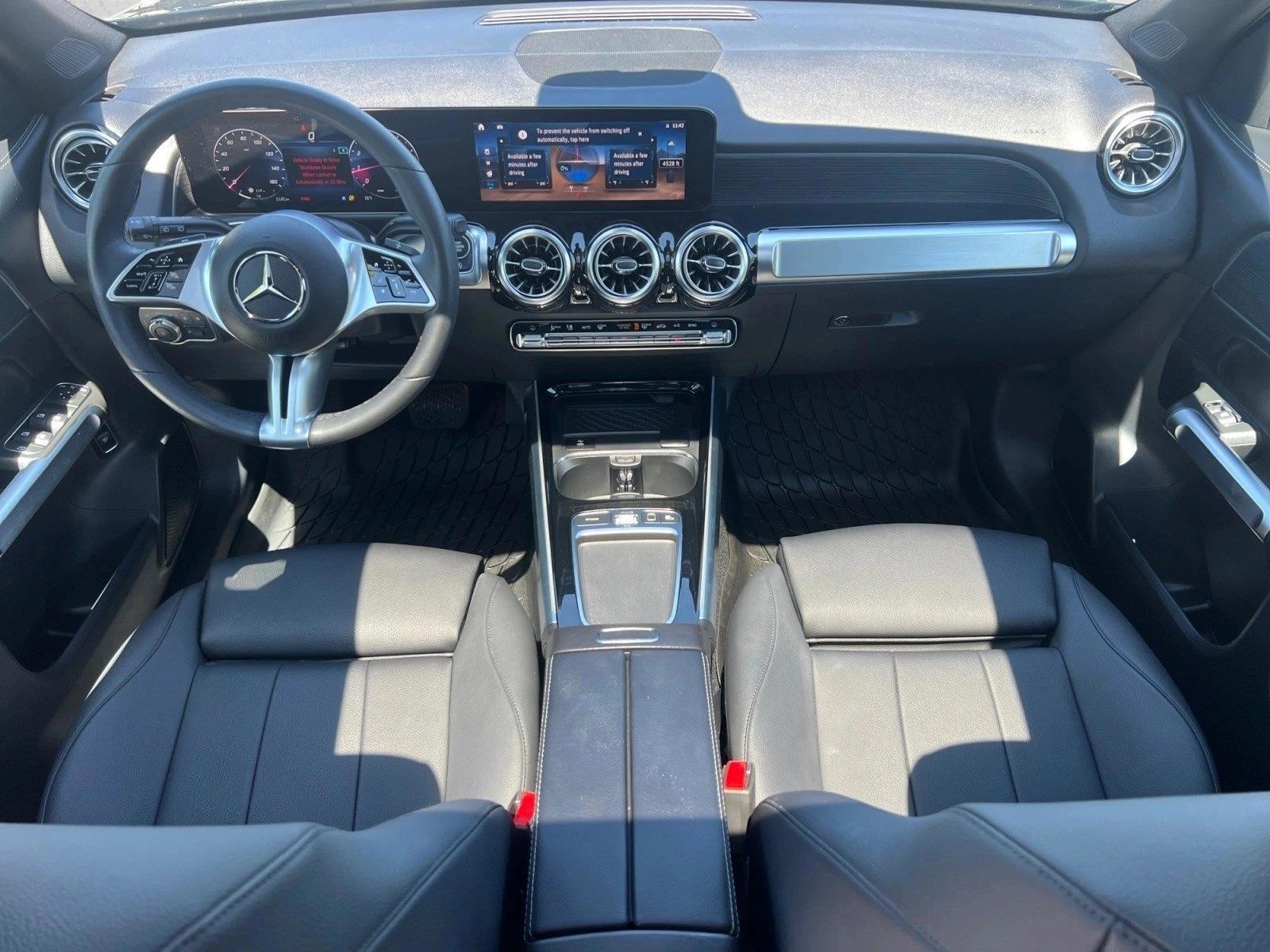 Thumbnail: 2026 Mercedes-Benz GLB - 4