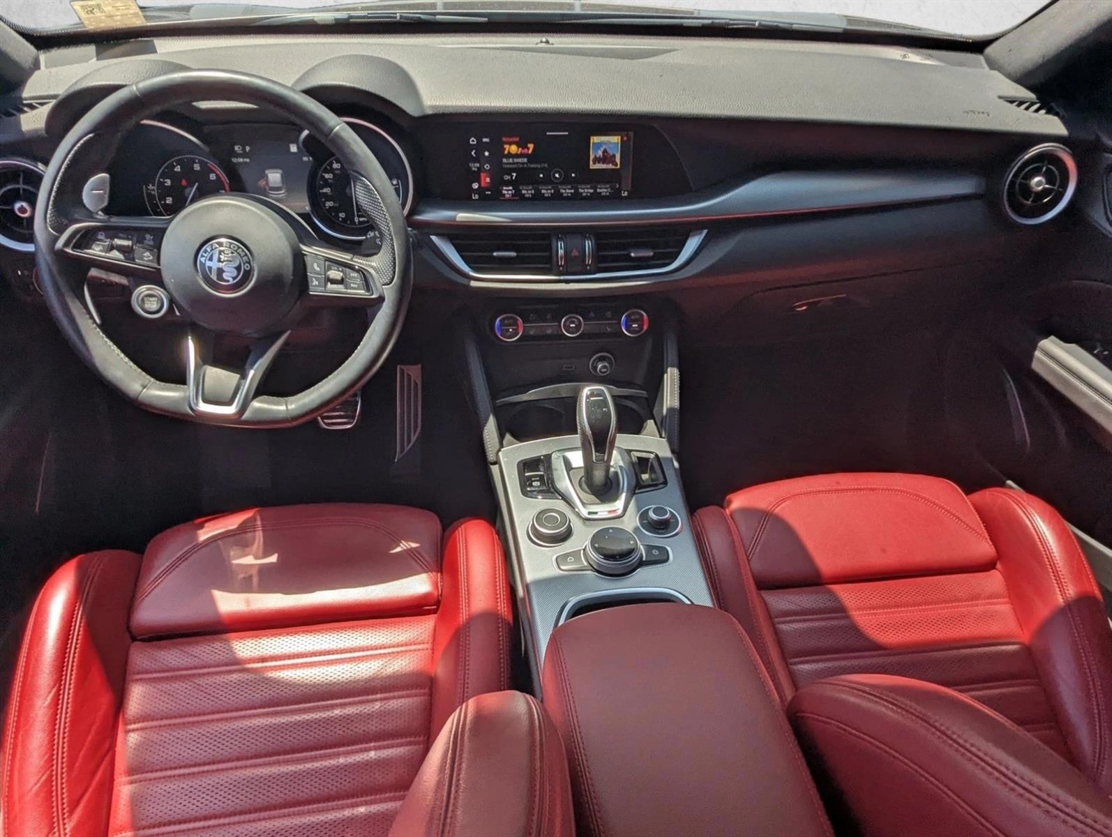 Thumbnail: 2023 Alfa Romeo Stelvio - 2