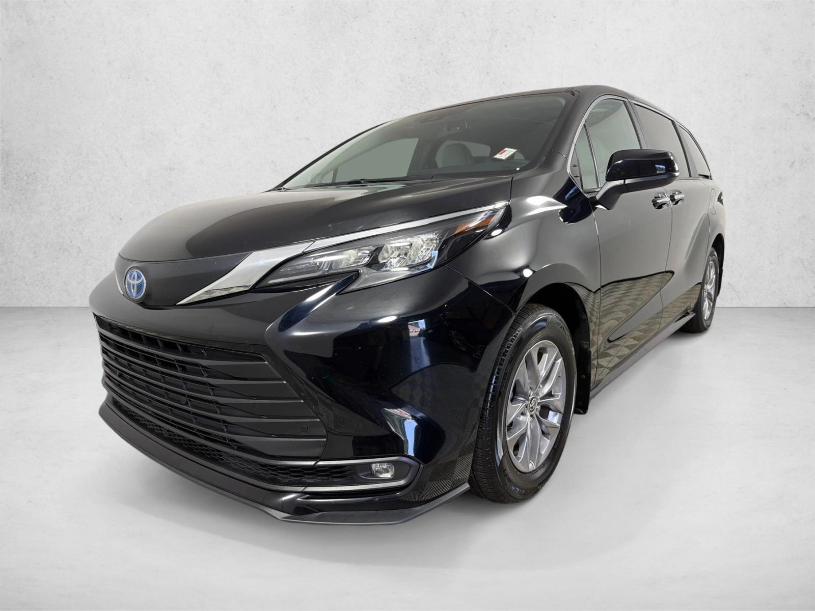 Thumbnail: 2025 Toyota Sienna - 1