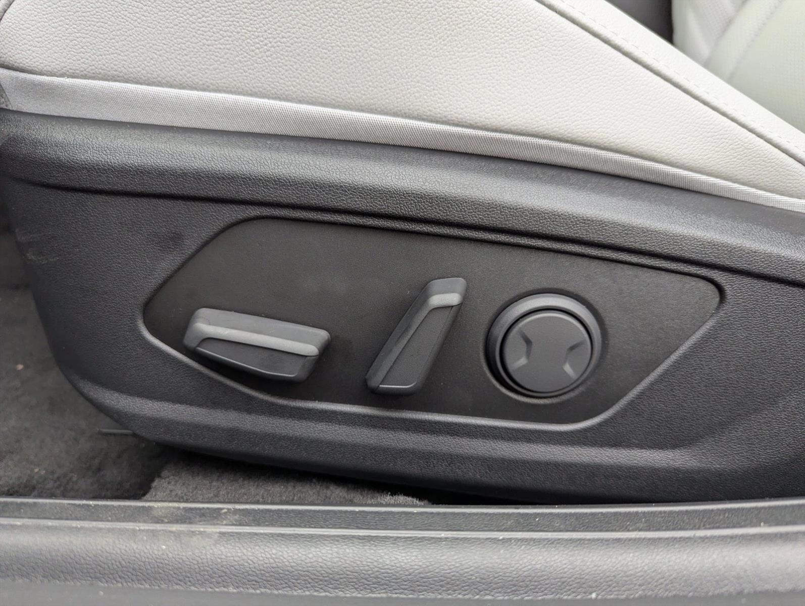 Thumbnail: 2026 Hyundai Elantra - 4