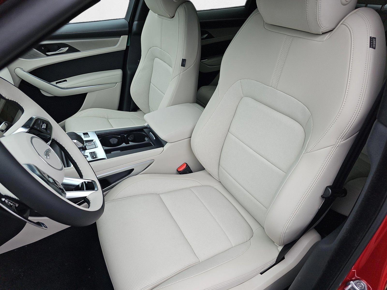 2026 Jaguar F-Pace R-Dynamic S - Photo 13