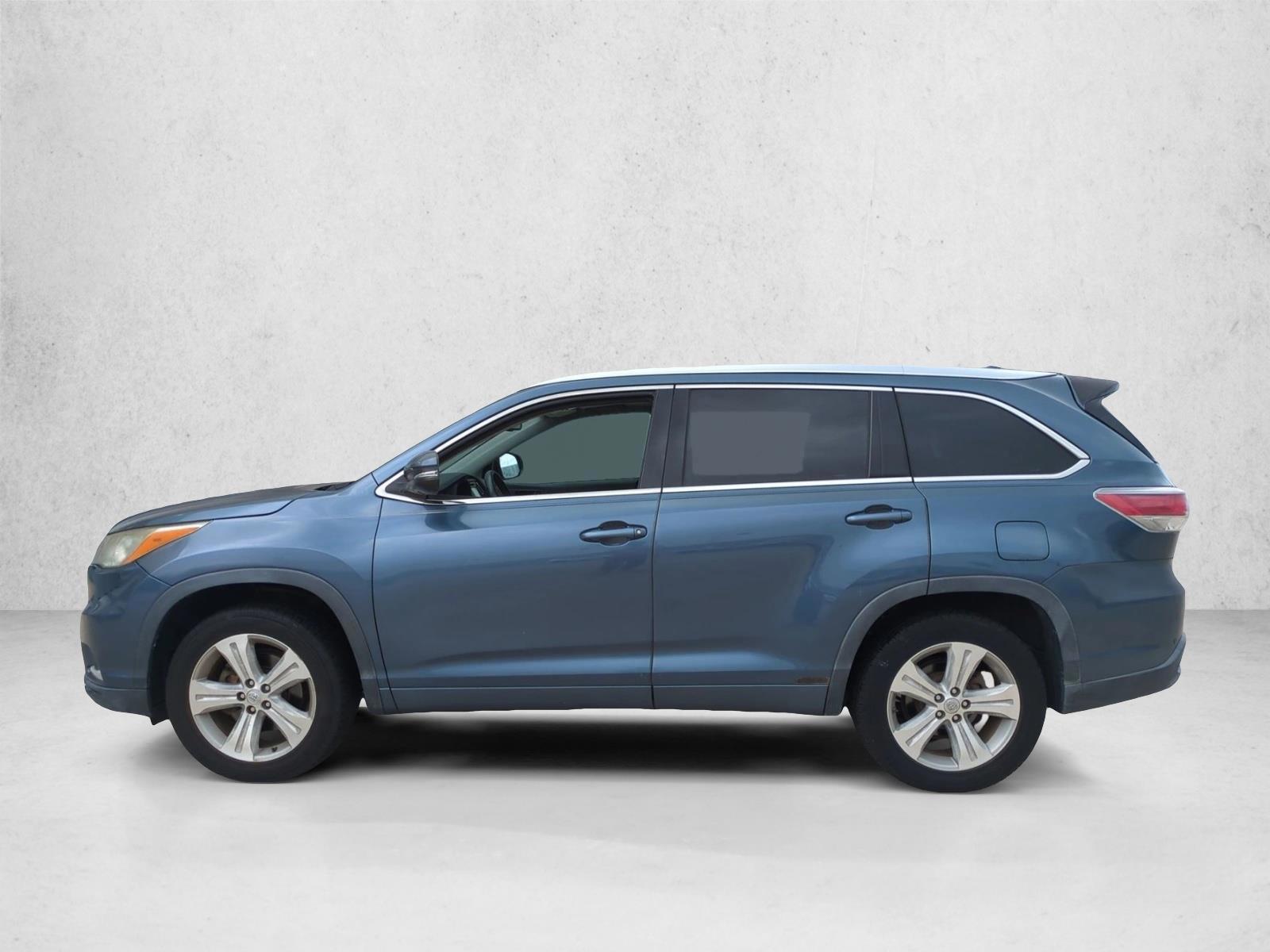 Thumbnail: 2014 Toyota Highlander - 2