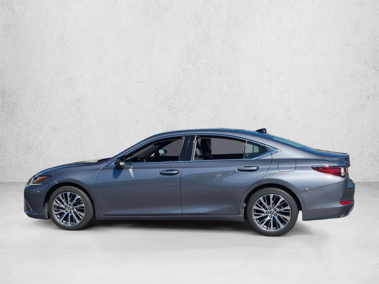 Thumbnail: 2019 Lexus ES - 2