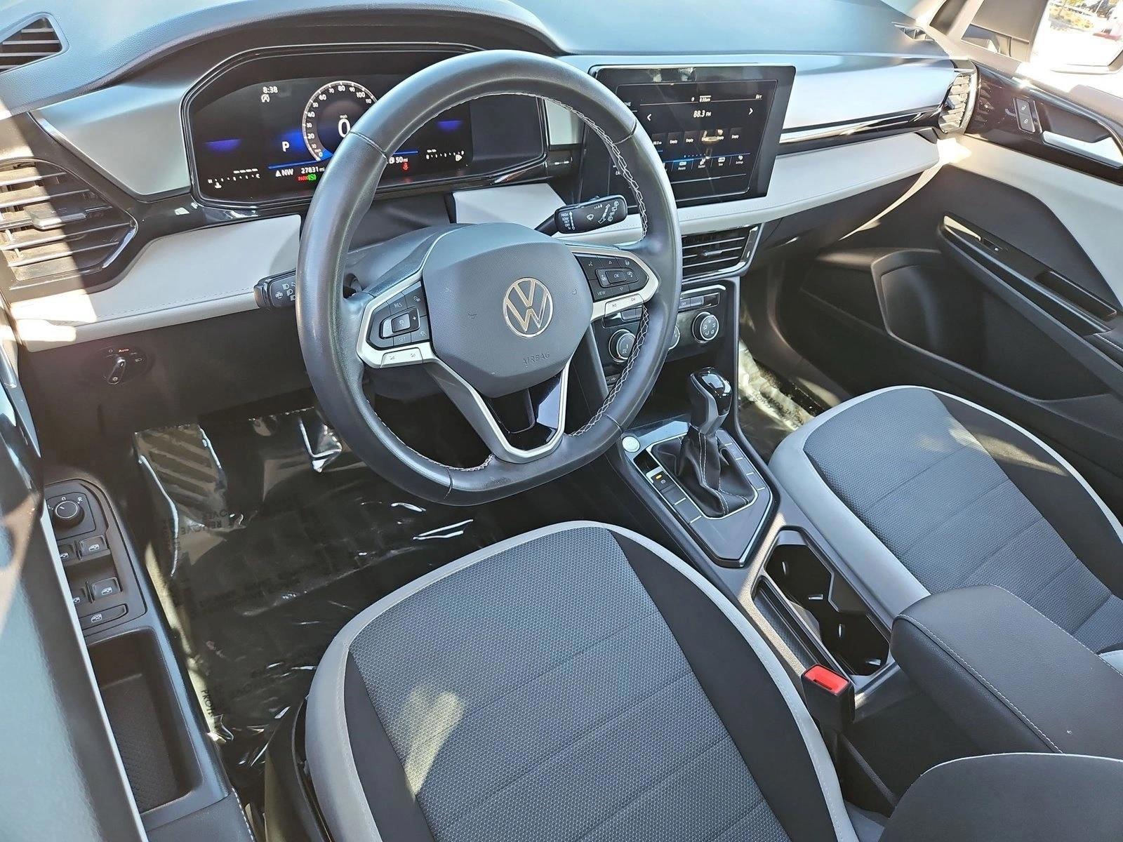 Thumbnail: 2025 Volkswagen Taos - 3