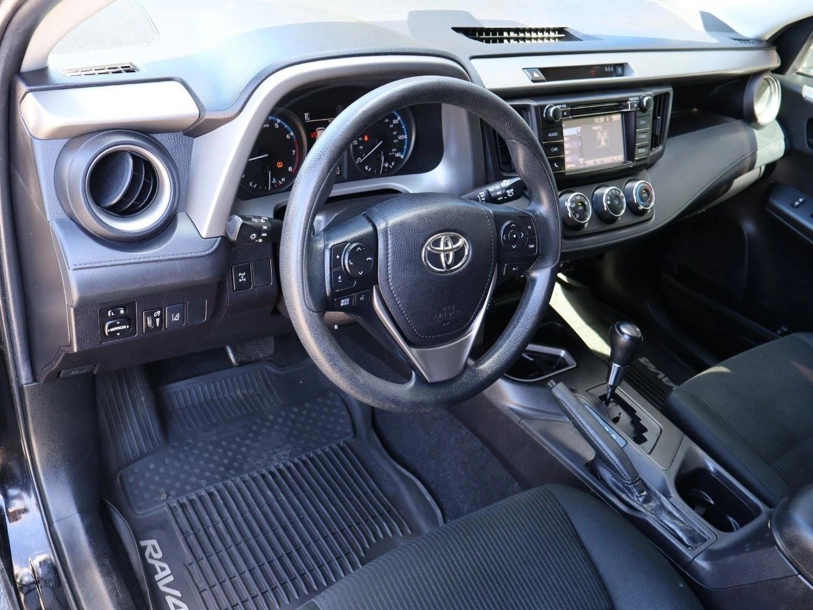 Thumbnail: 2018 Toyota RAV4 - 3