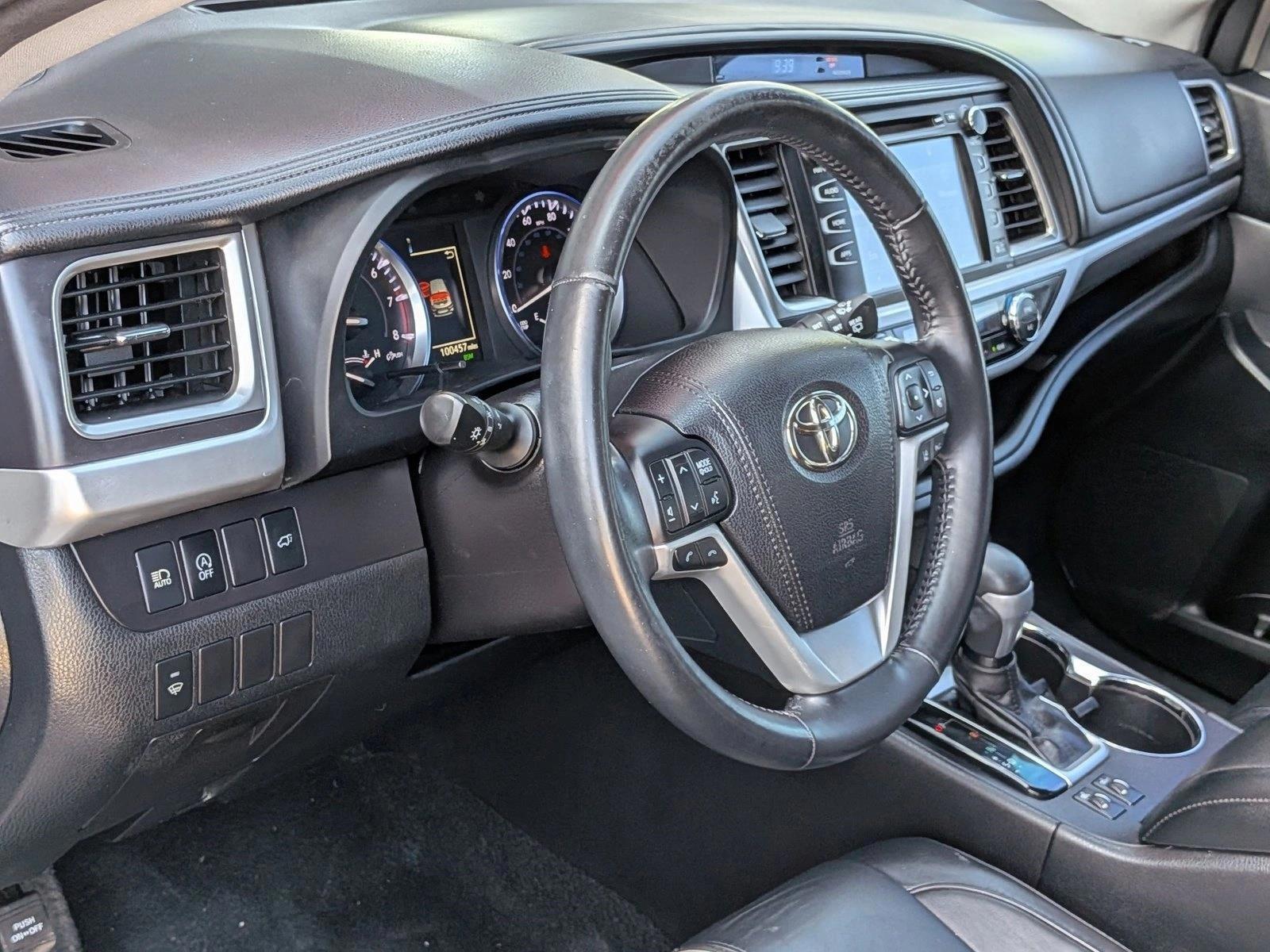 Thumbnail: 2017 Toyota Highlander - 3