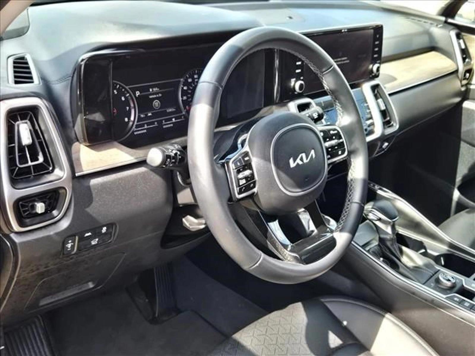 Thumbnail: 2023 Kia Sorento - 3