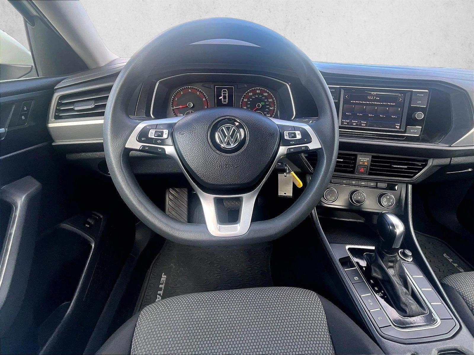 Thumbnail: 2019 Volkswagen Jetta - 3