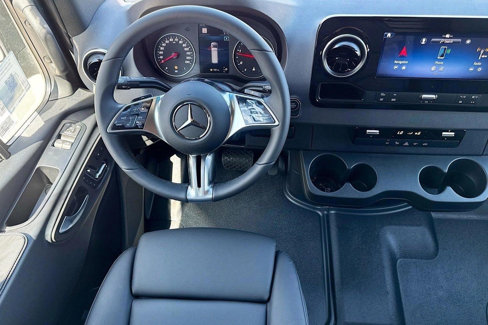 Thumbnail: 2026 Mercedes-Benz Sprinter - 3
