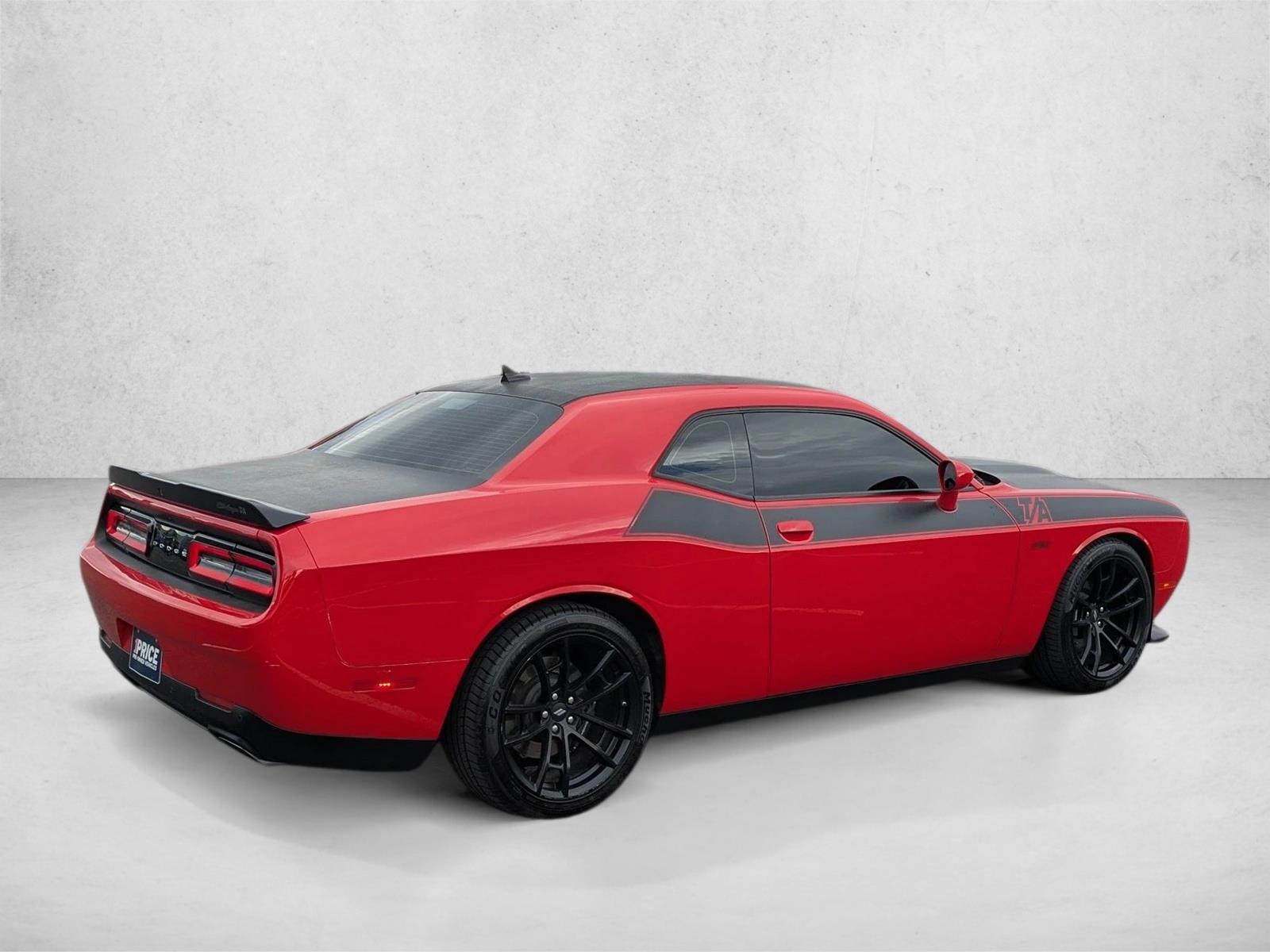 2022 Dodge Challenger R/T - Photo 5