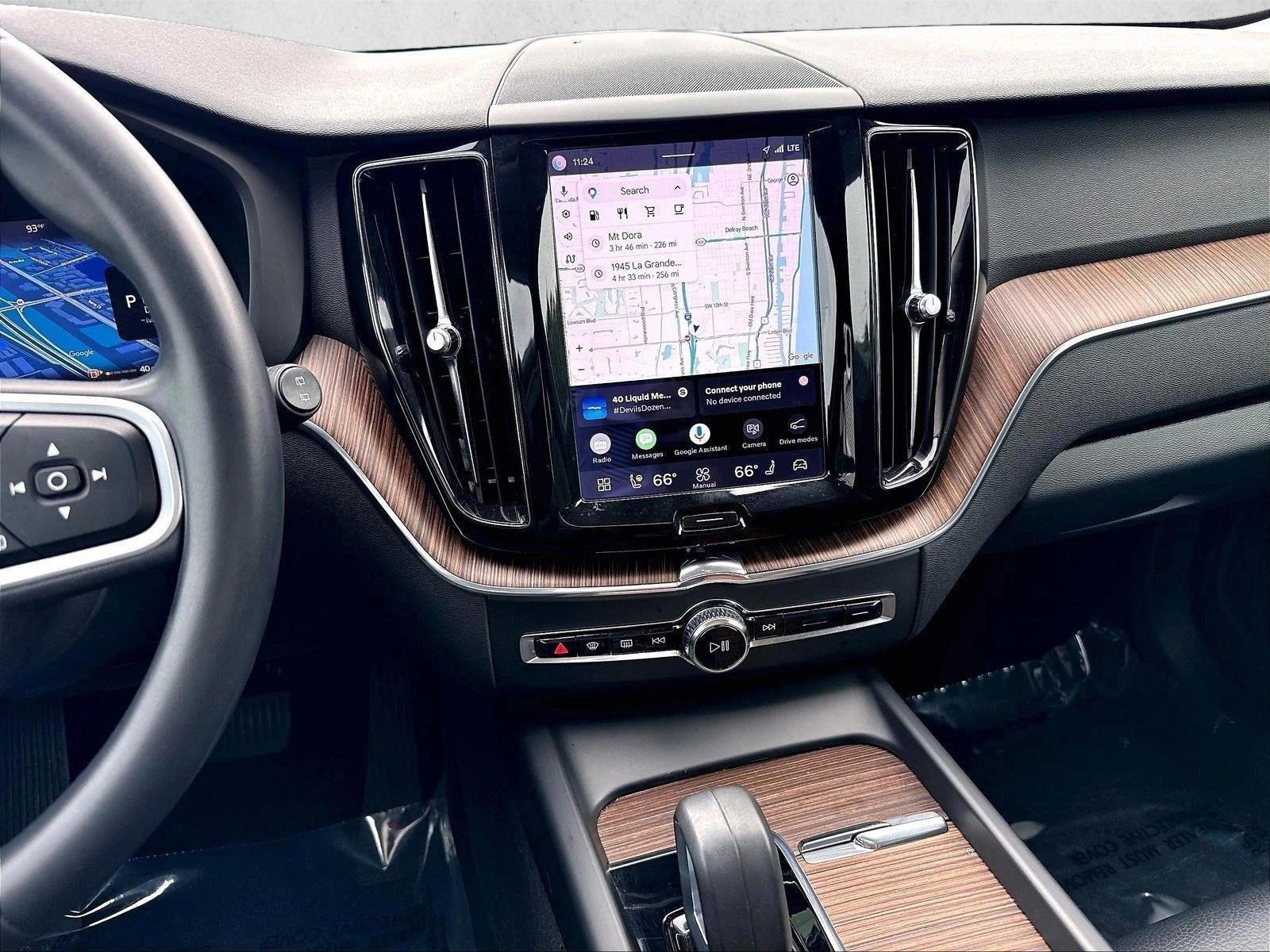 2022 Volvo XC60 Momentum - Photo 8