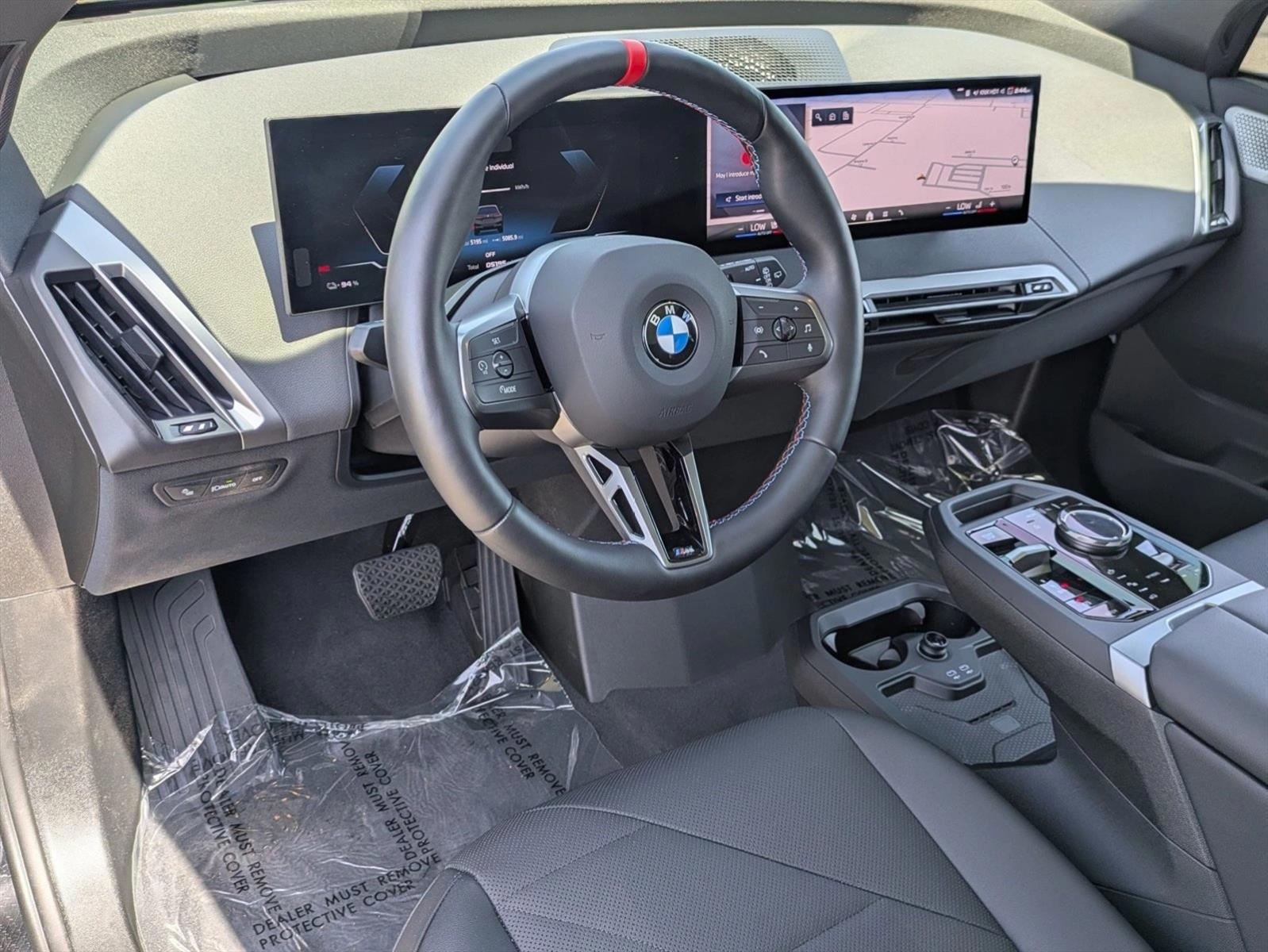 2025 BMW iX M60 - Photo 10
