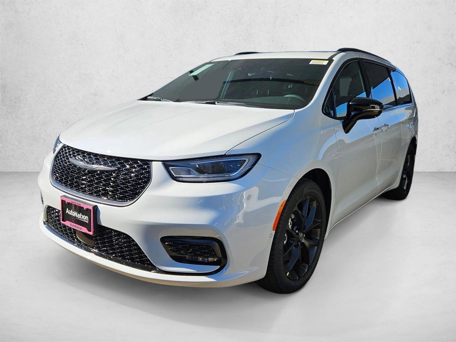 Thumbnail: 2026 Chrysler Pacifica - 1