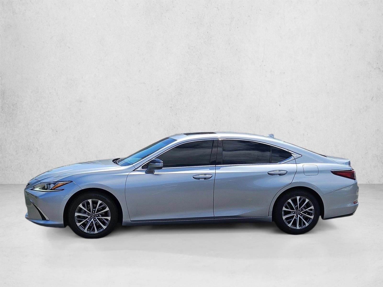 Thumbnail: 2022 Lexus ES - 2