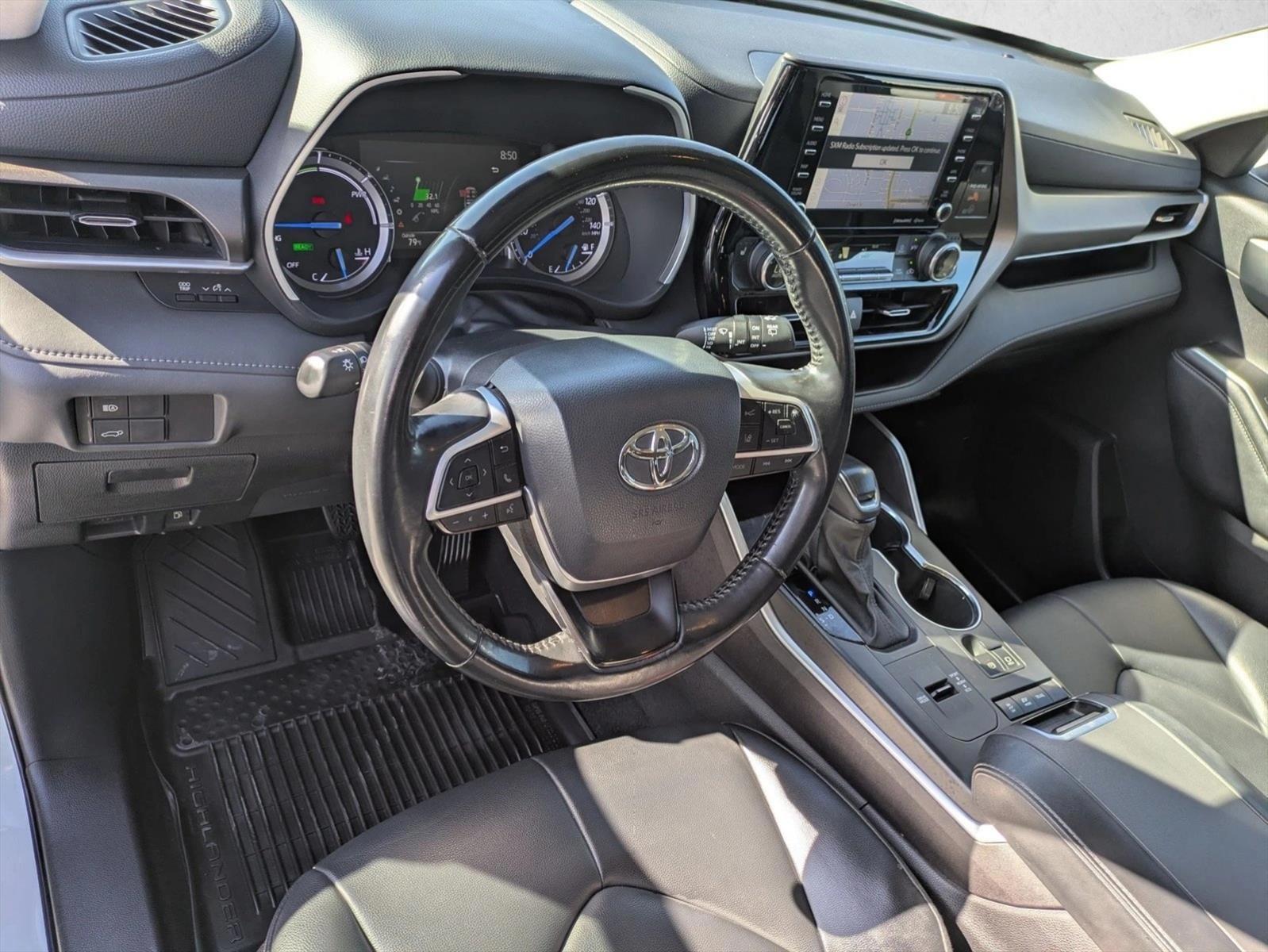Thumbnail: 2022 Toyota Highlander - 3