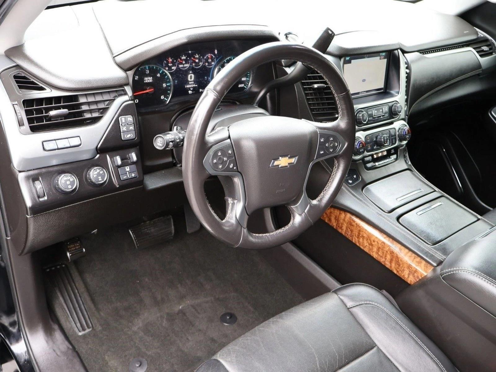 Thumbnail: 2016 Chevrolet Suburban - 3