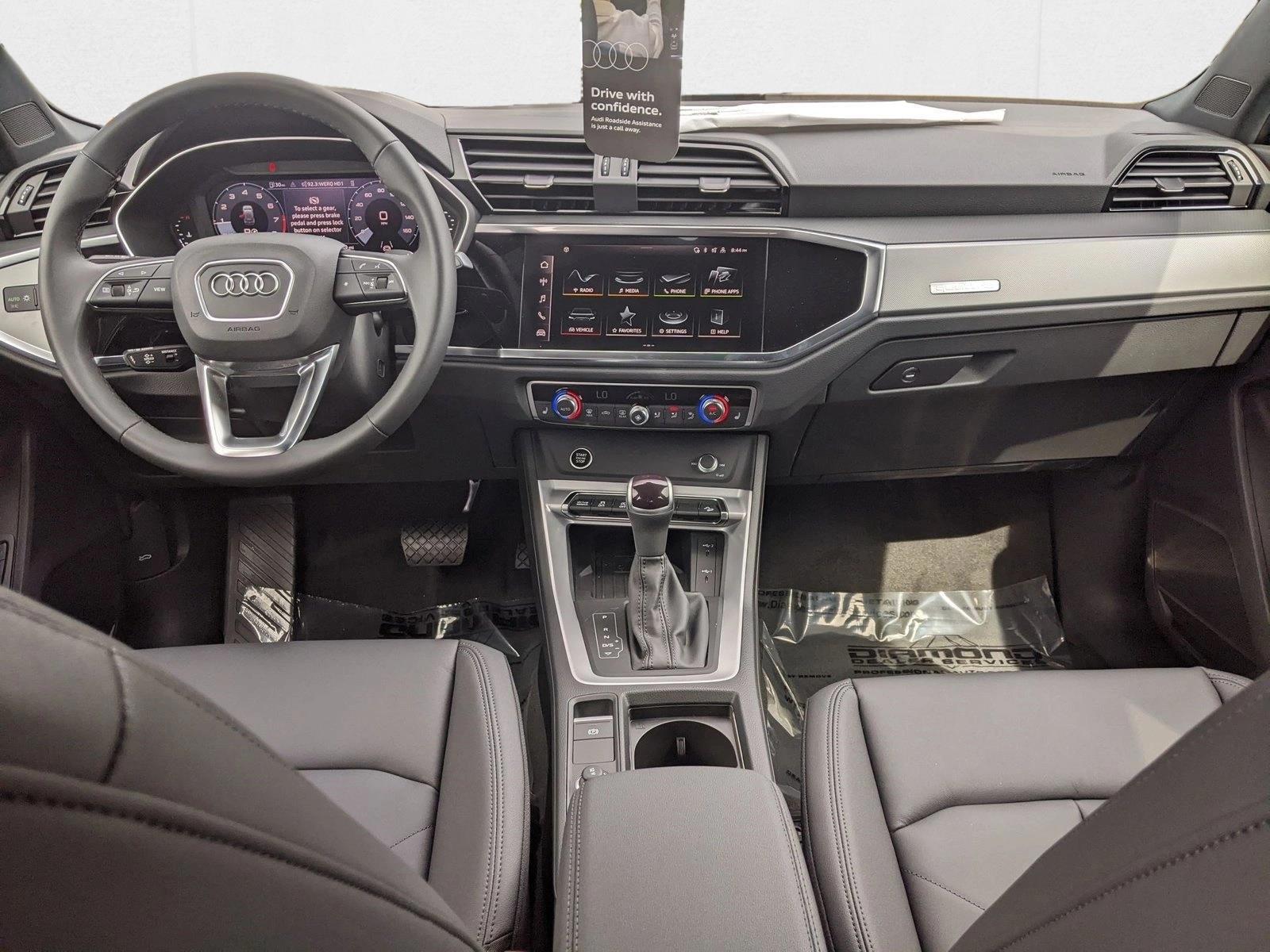 Thumbnail: 2025 Audi Q3 - 4