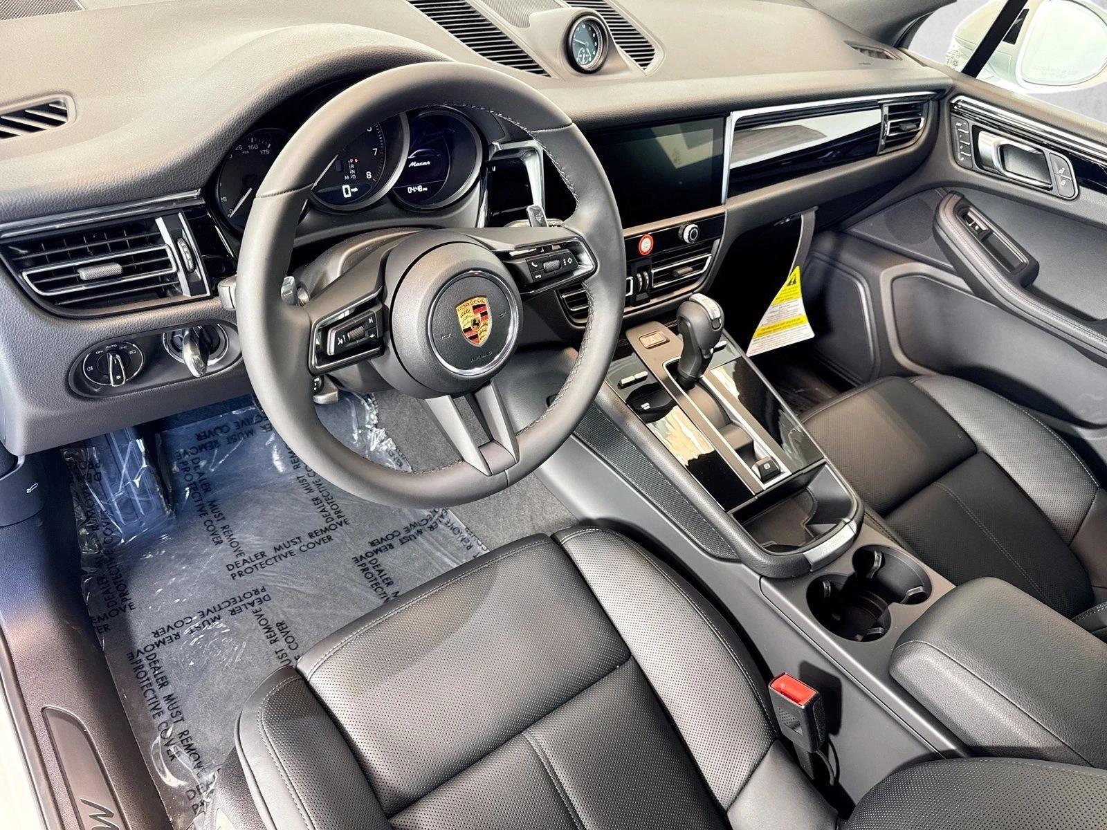 Thumbnail: 2026 Porsche Macan - 3