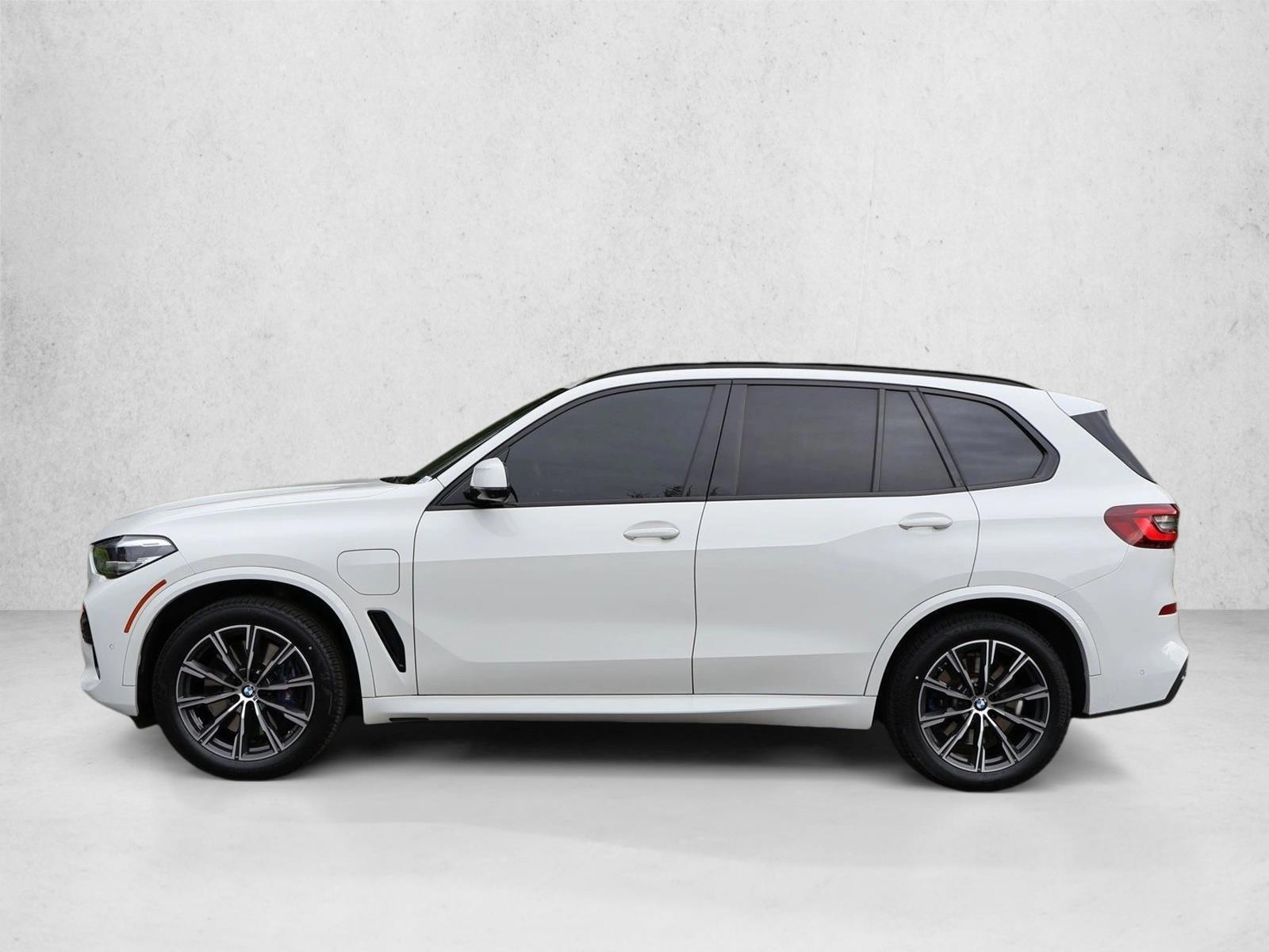 Thumbnail: 2021 BMW X5 - 2
