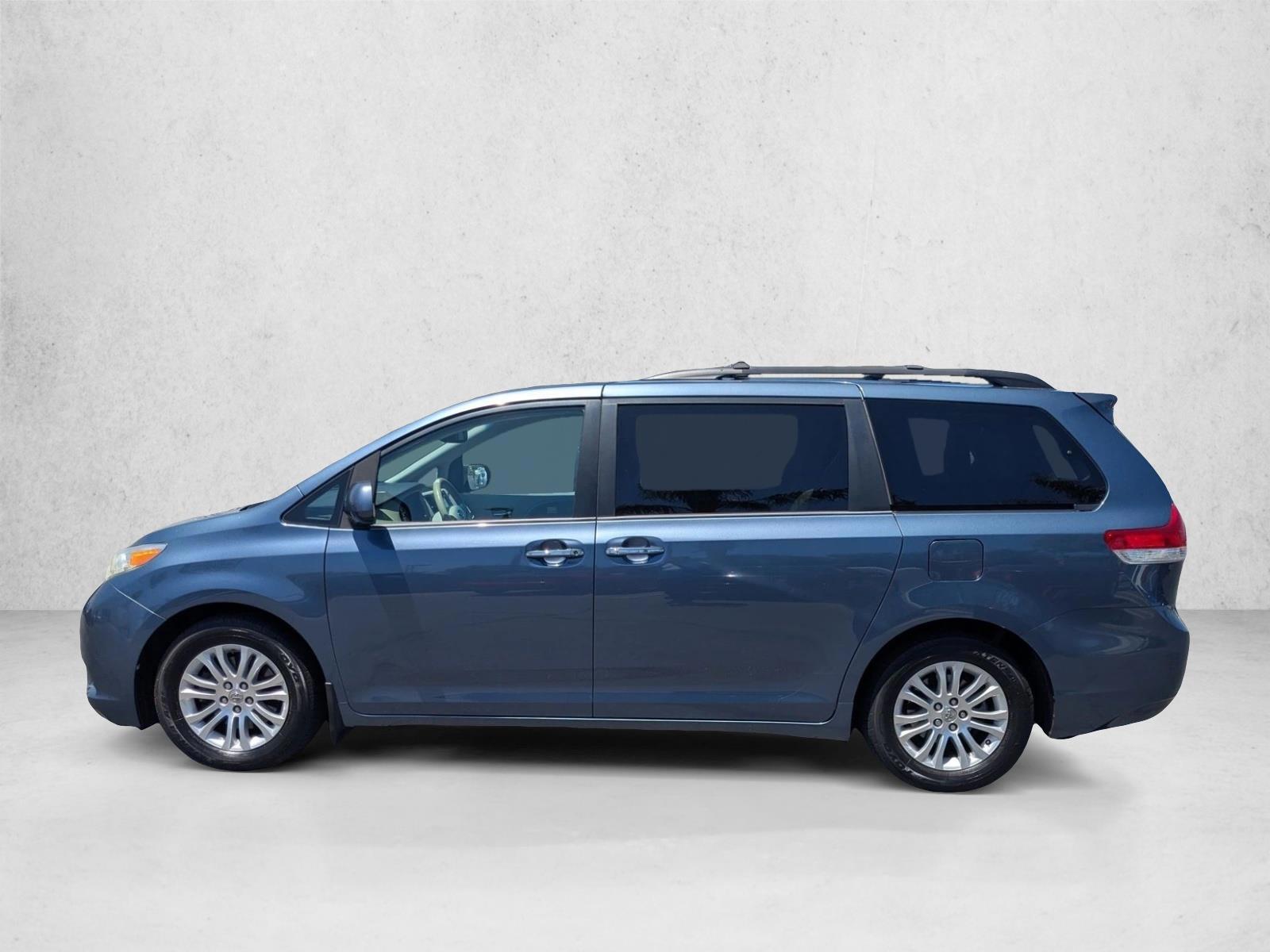 Thumbnail: 2014 Toyota Sienna - 2