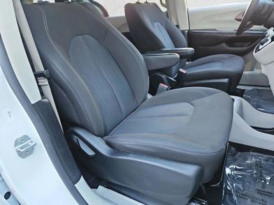 2023 Chrysler Voyager