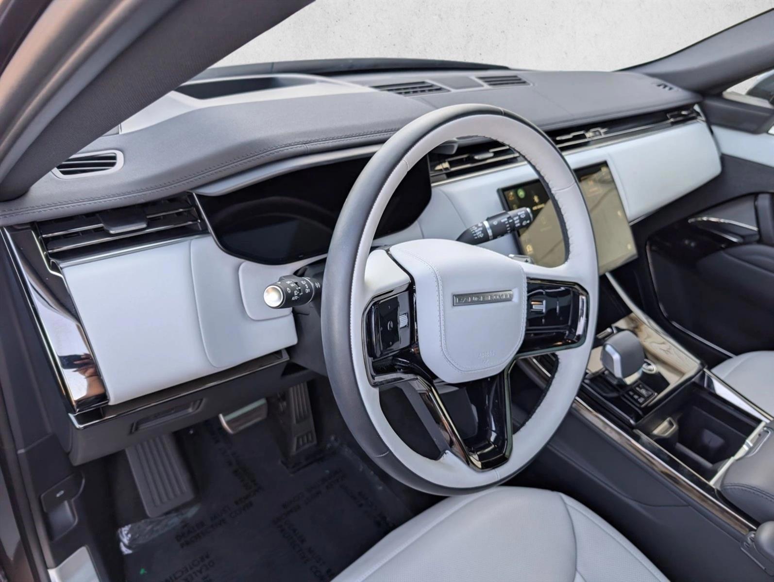 Thumbnail: 2024 Land Rover Range Rover Sport - 3