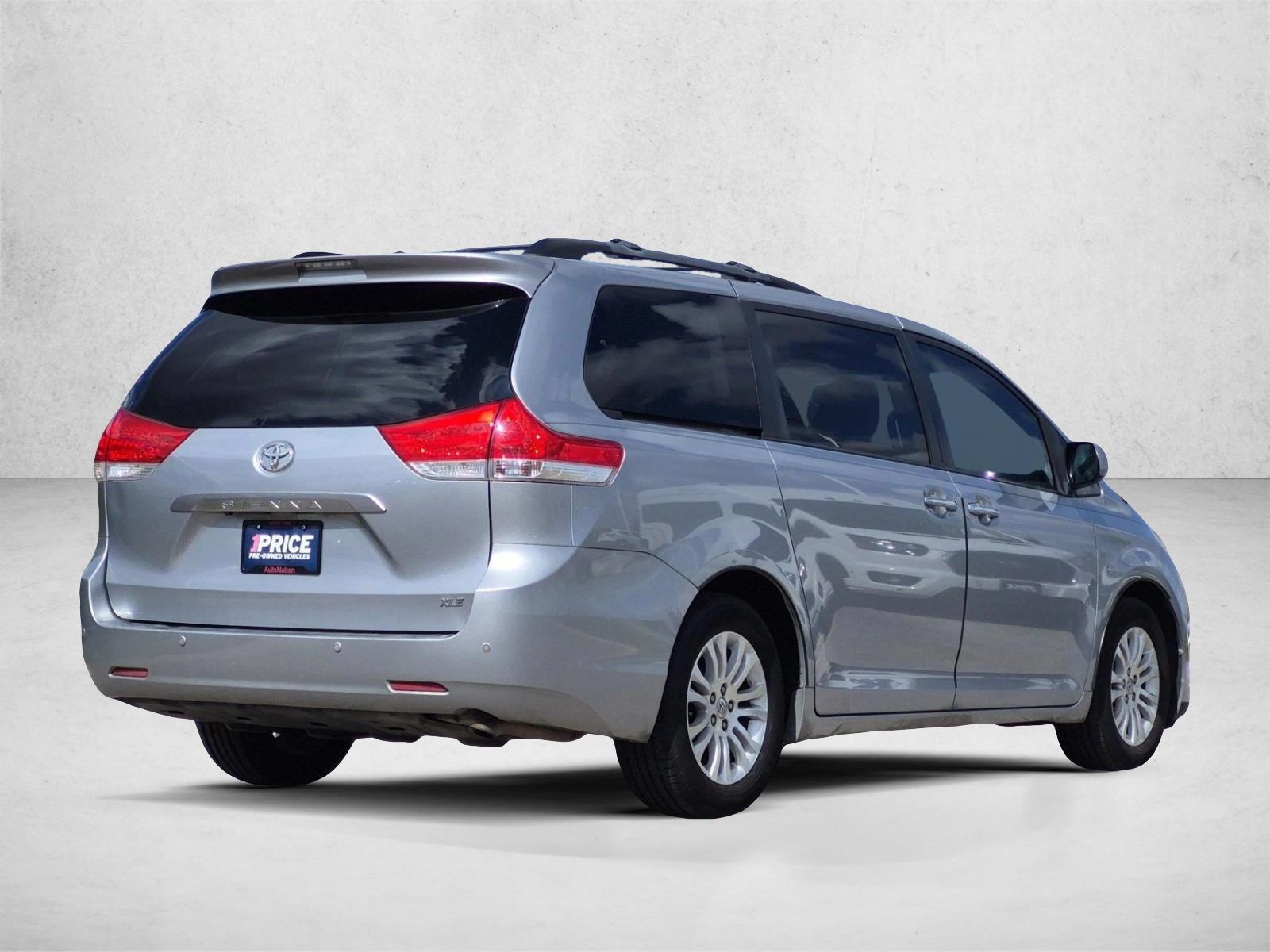 2014 Toyota Sienna, photo 5