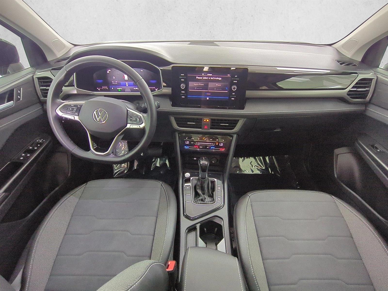 Thumbnail: 2025 Volkswagen Taos - 4