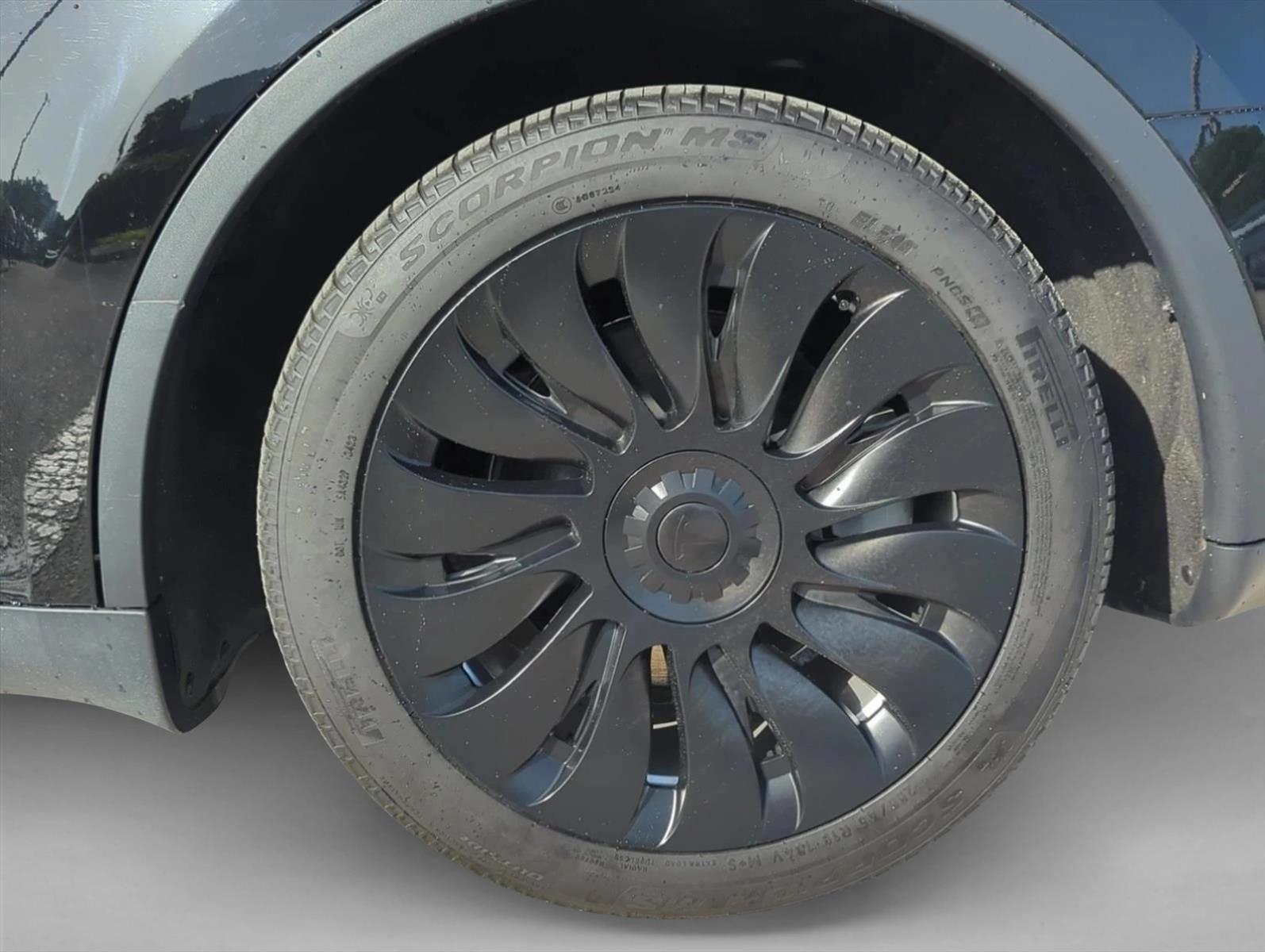 2023 Tesla Model Y Long Range - Photo 9