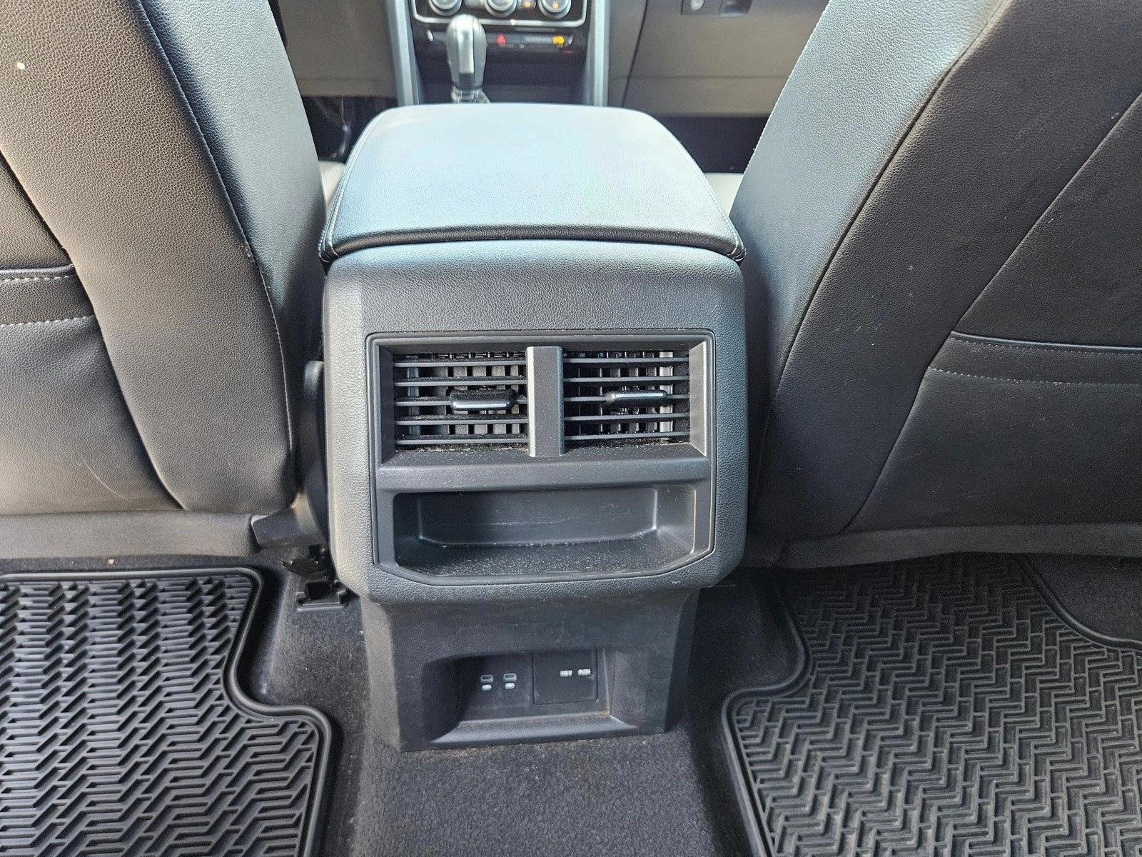 2022 Volkswagen Atlas Cross Sport SE w/Tech - Photo 17