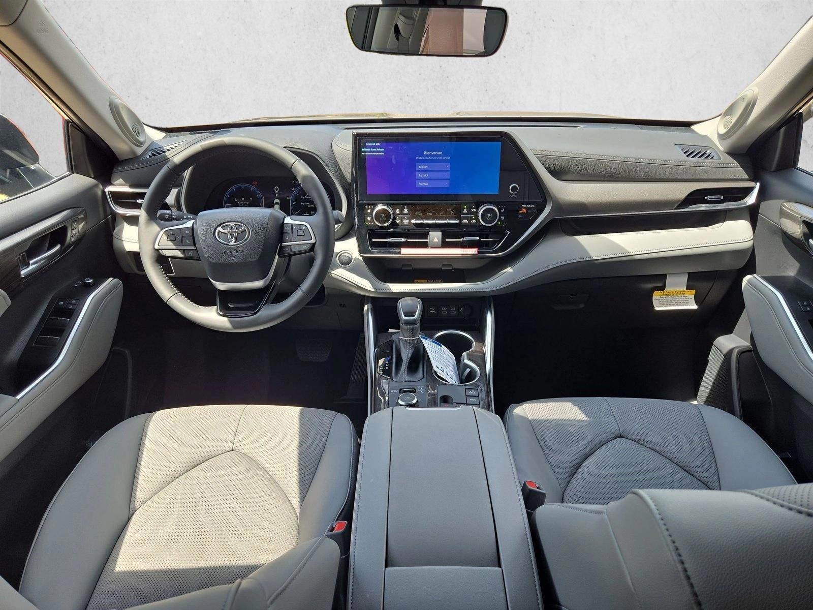 Thumbnail: 2026 Toyota Highlander - 2