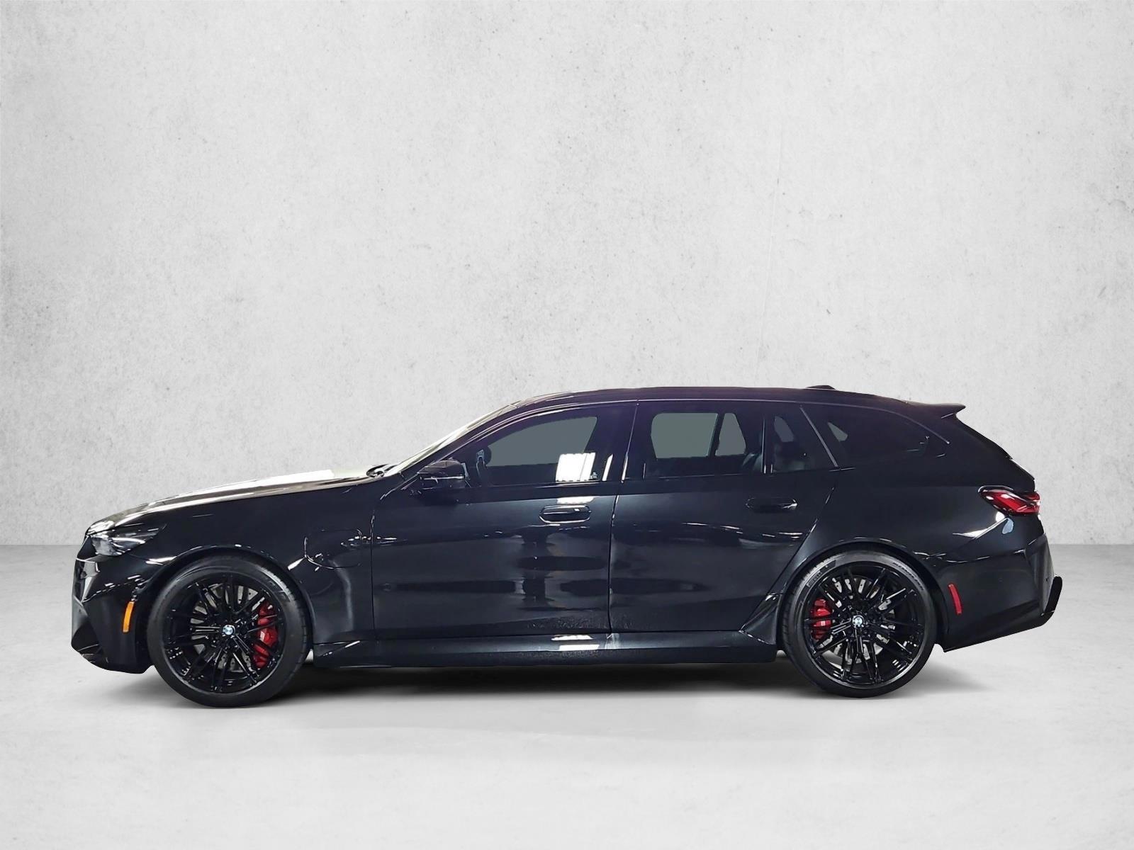 Thumbnail: 2027 BMW M5 - 2