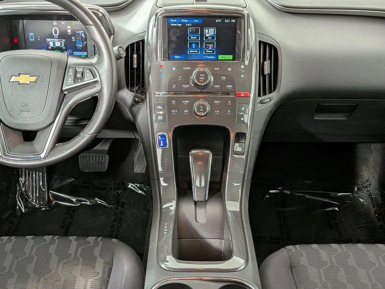 Thumbnail: 2014 Chevrolet Volt - 4