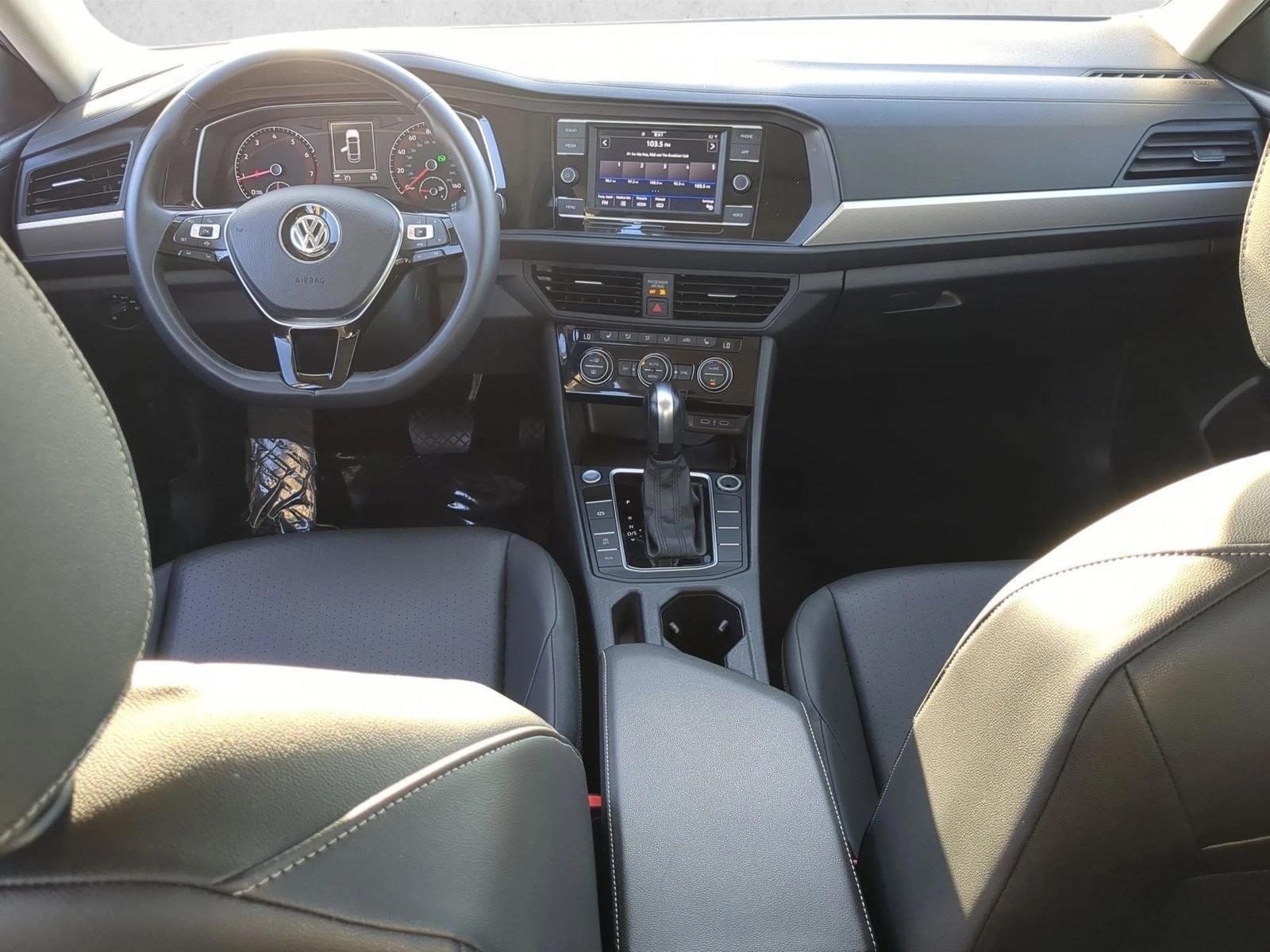 Thumbnail: 2020 Volkswagen Jetta - 4