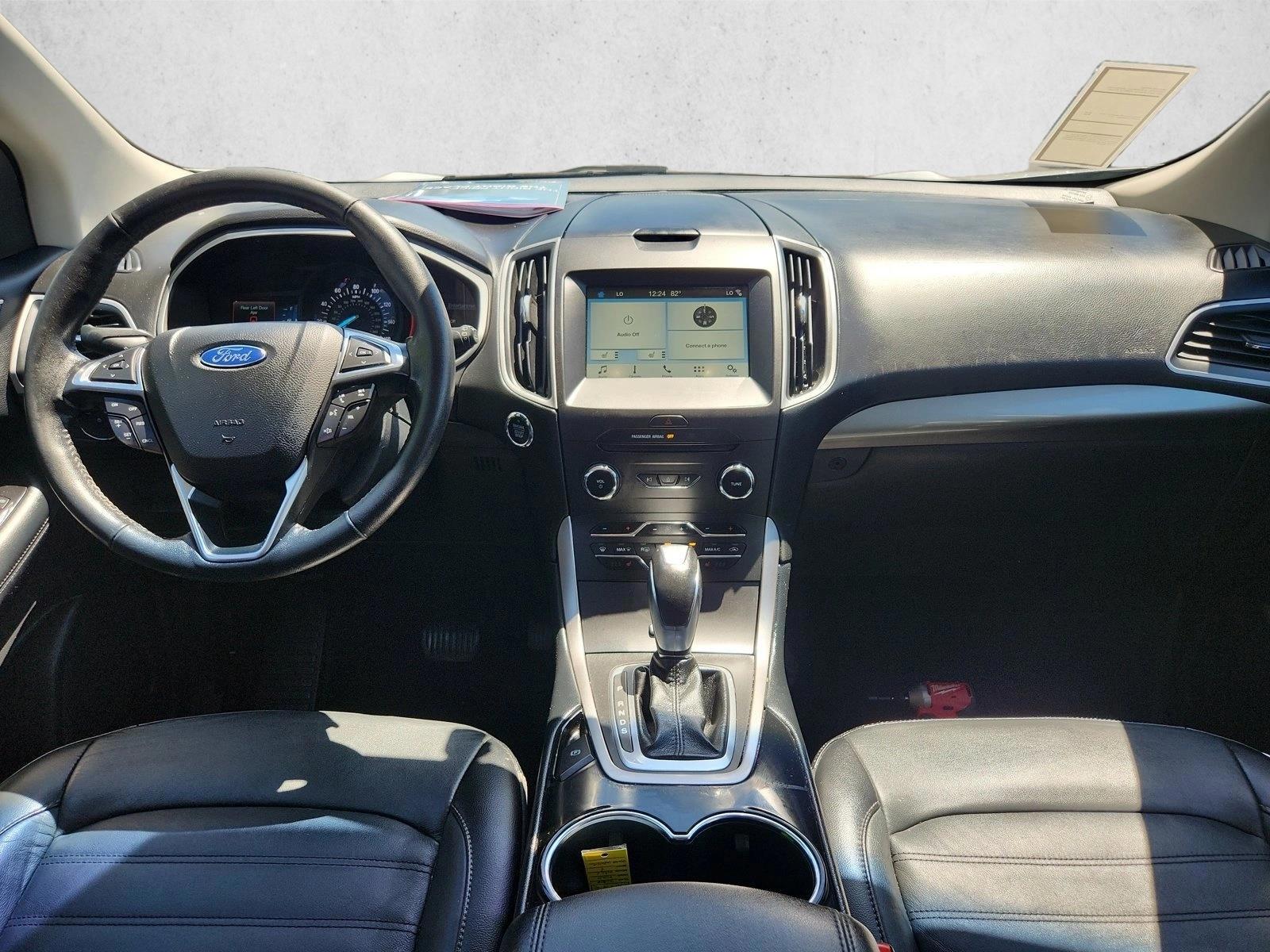 Thumbnail: 2017 Ford Edge - 3