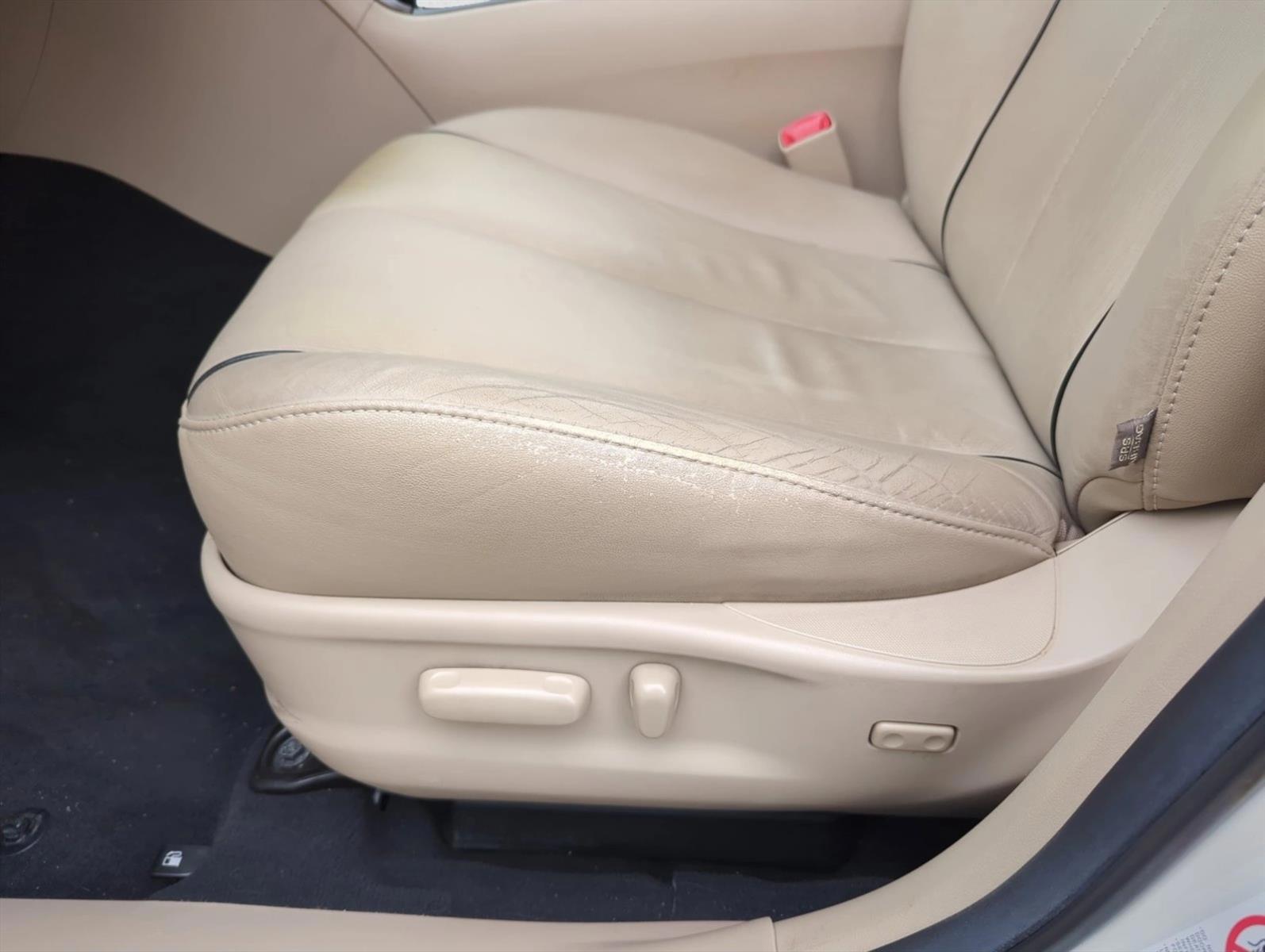 Thumbnail: 2014 Toyota Venza - 3